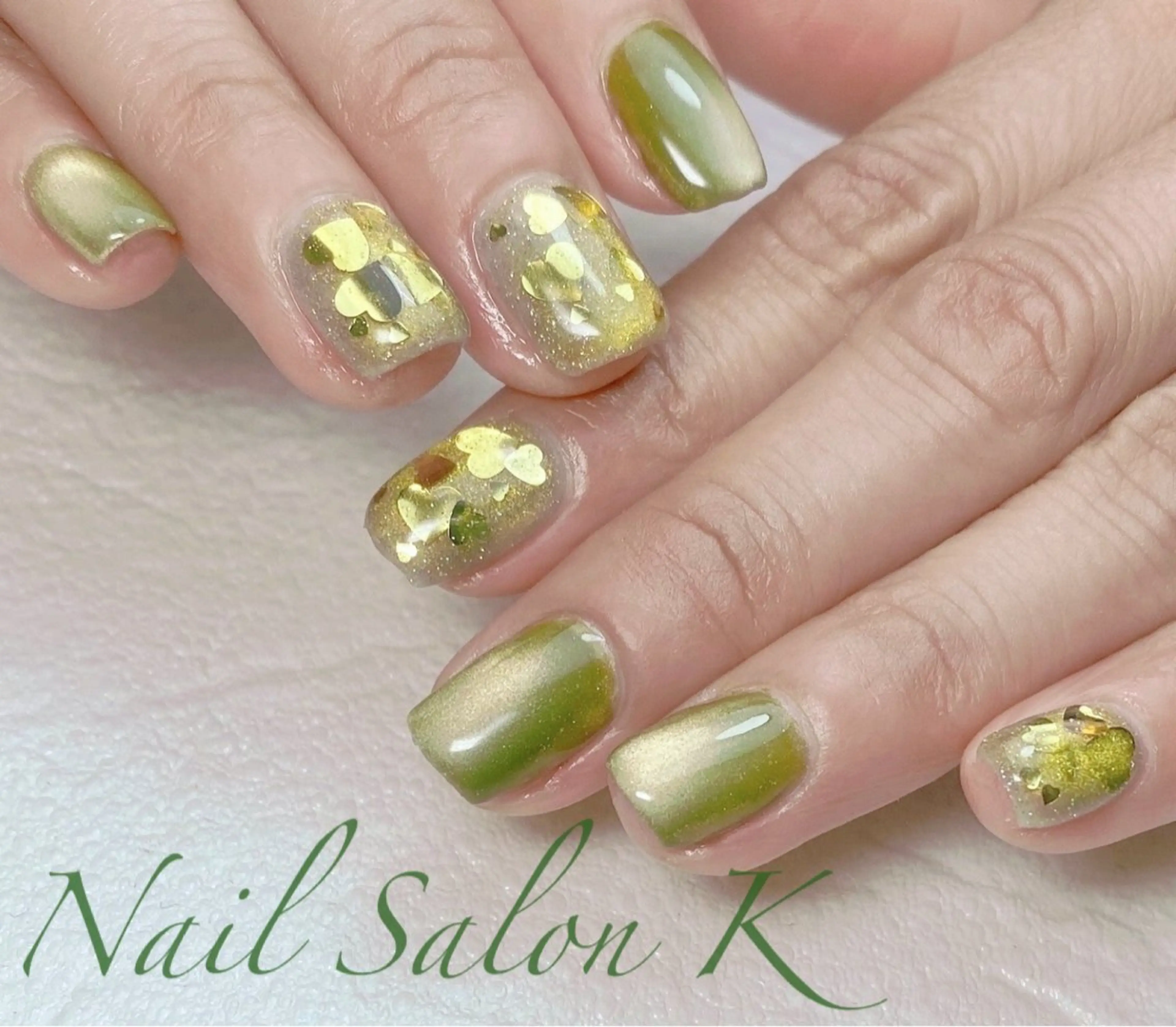 ネイル フラッシュネイル グリーン ハート ホログラムネイル キラキラネイル ハンドネイル Nail Salon K 🧸美爪育成のネイルデザイン
