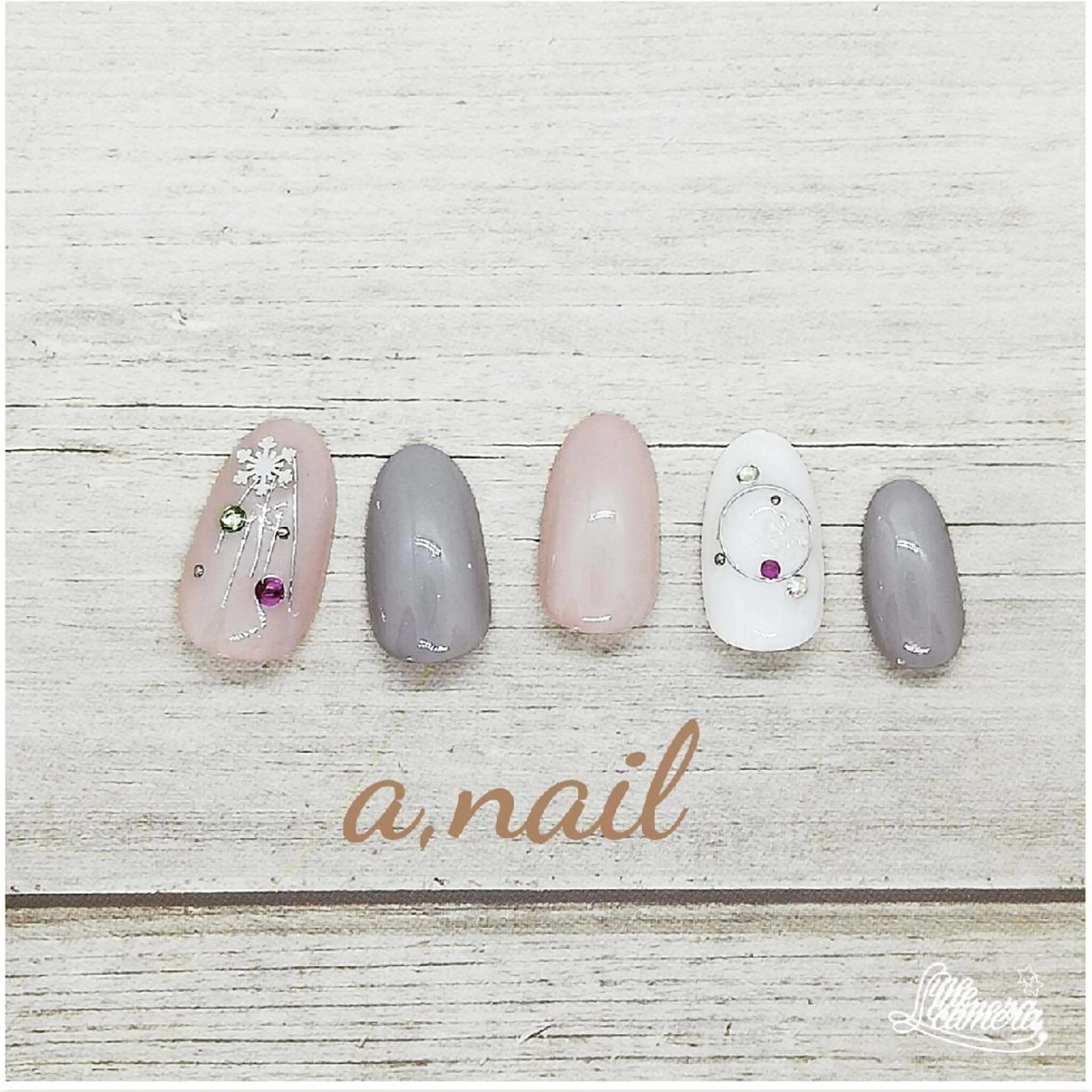 ネイル ストーンネイル ネイルサロン エーネイルのネイルデザイン