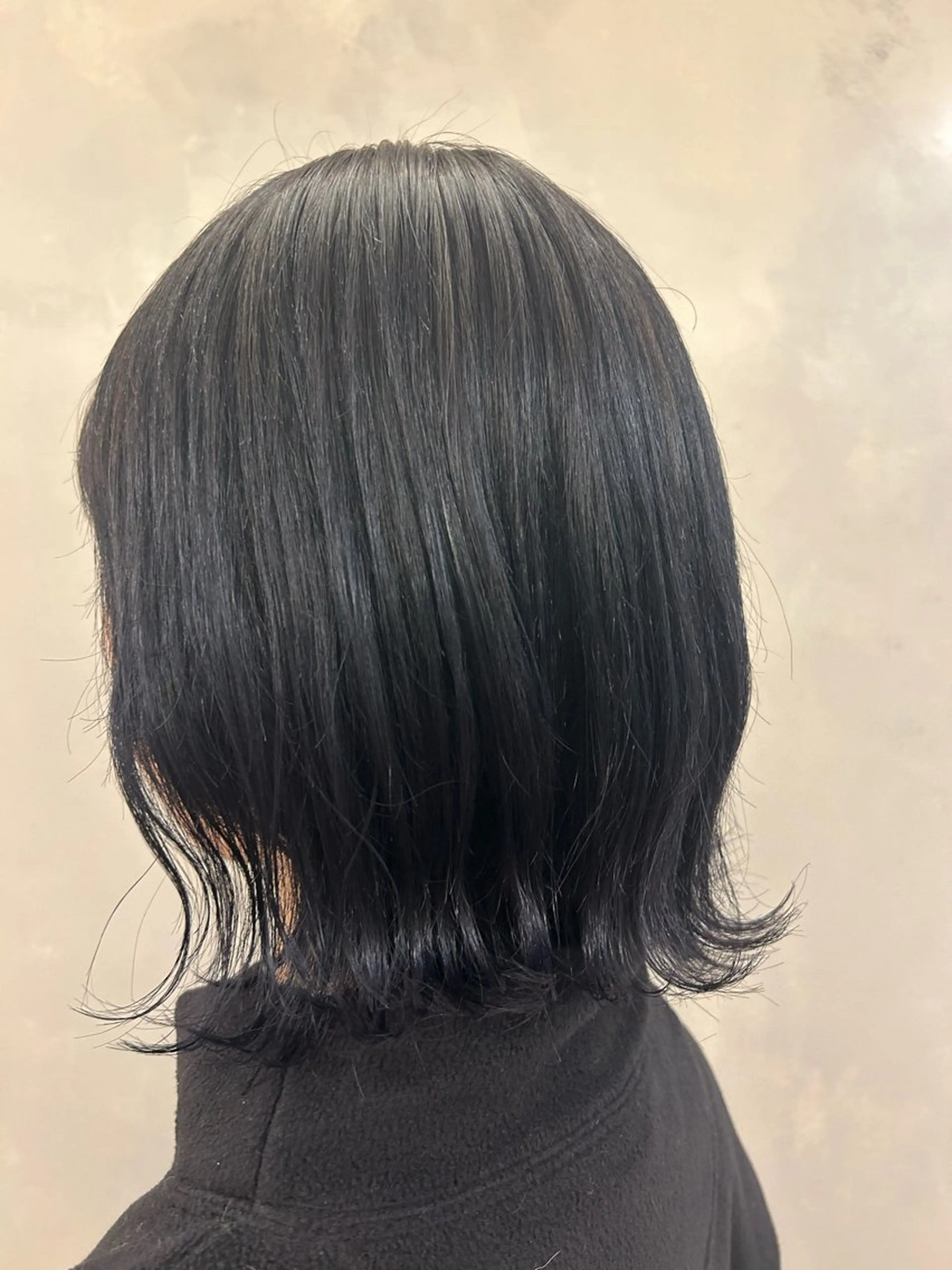 ショート カラー 黒髪 ブルーカラー ブルーブラック 透明感カラー Dali manaのヘアスタイル