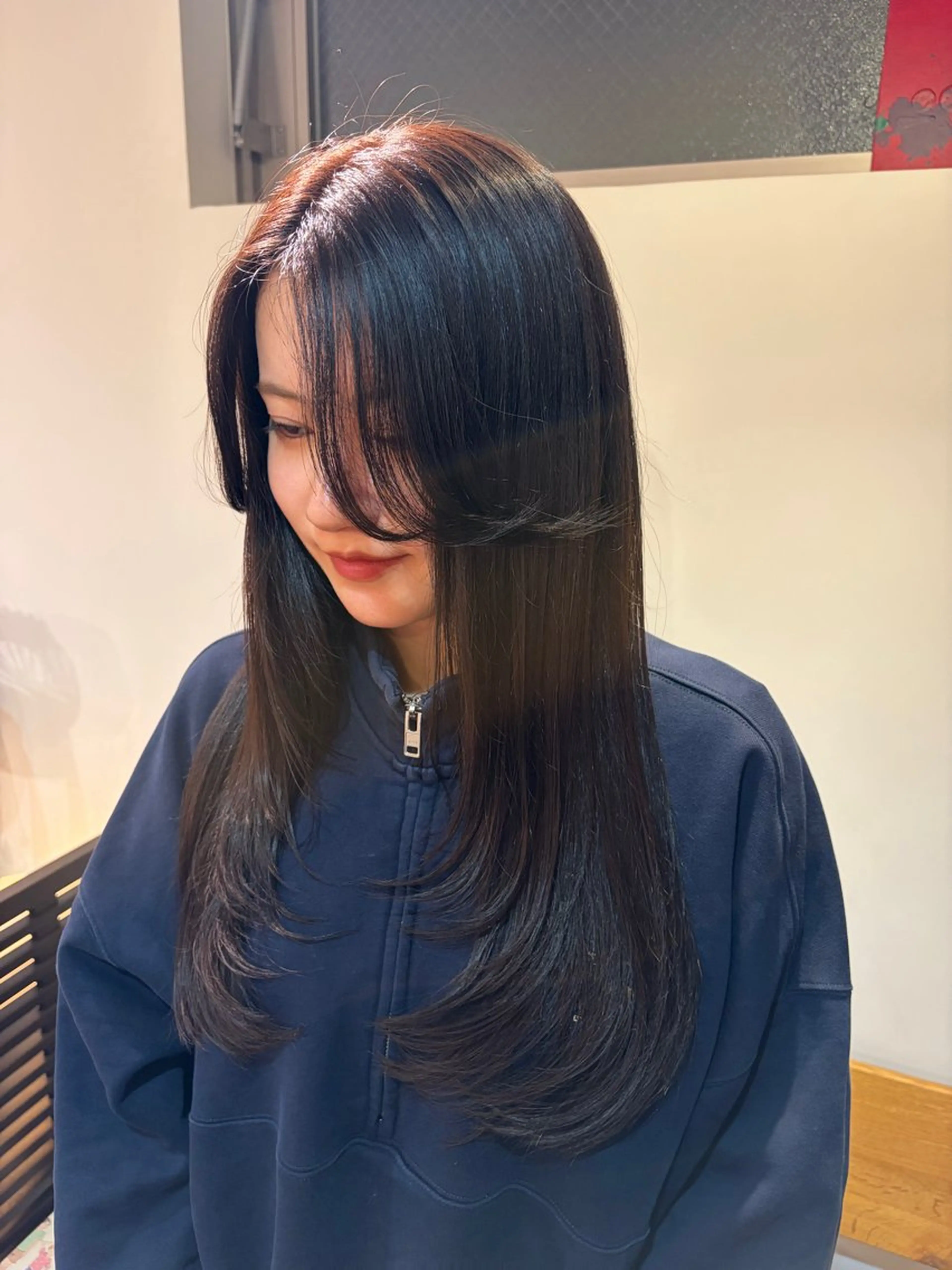 セミロング レイヤーカット ローレイヤー カット WAWA miu🌷のヘアスタイル