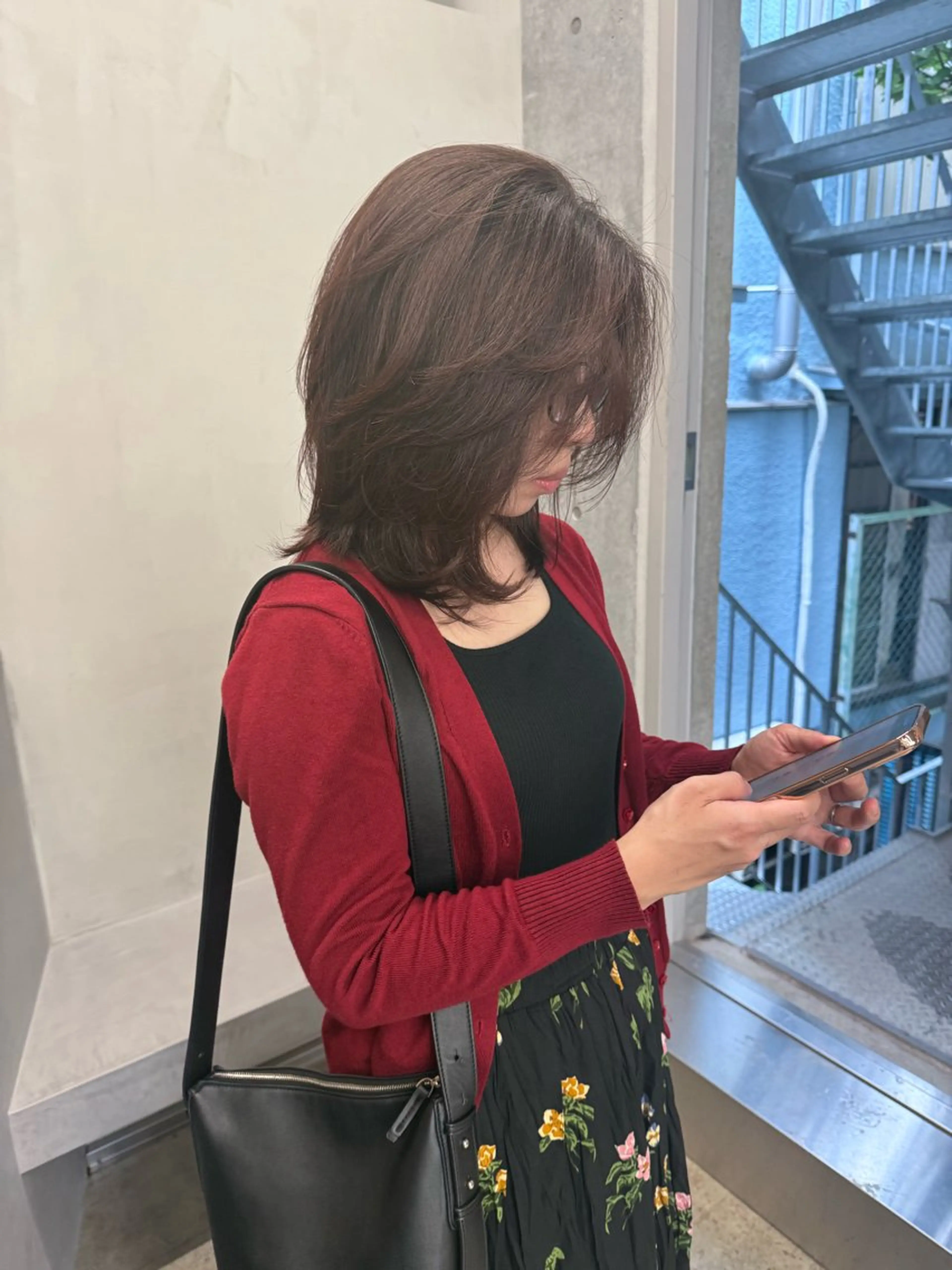 ミディアム カラー ミディアムレイヤー アッシュ ベージュカラー ブリーチ 透明感カラー カット ヘアカラー トリートメント 誰より丁寧なカット/ 小林輝/レイヤーのヘアスタイル