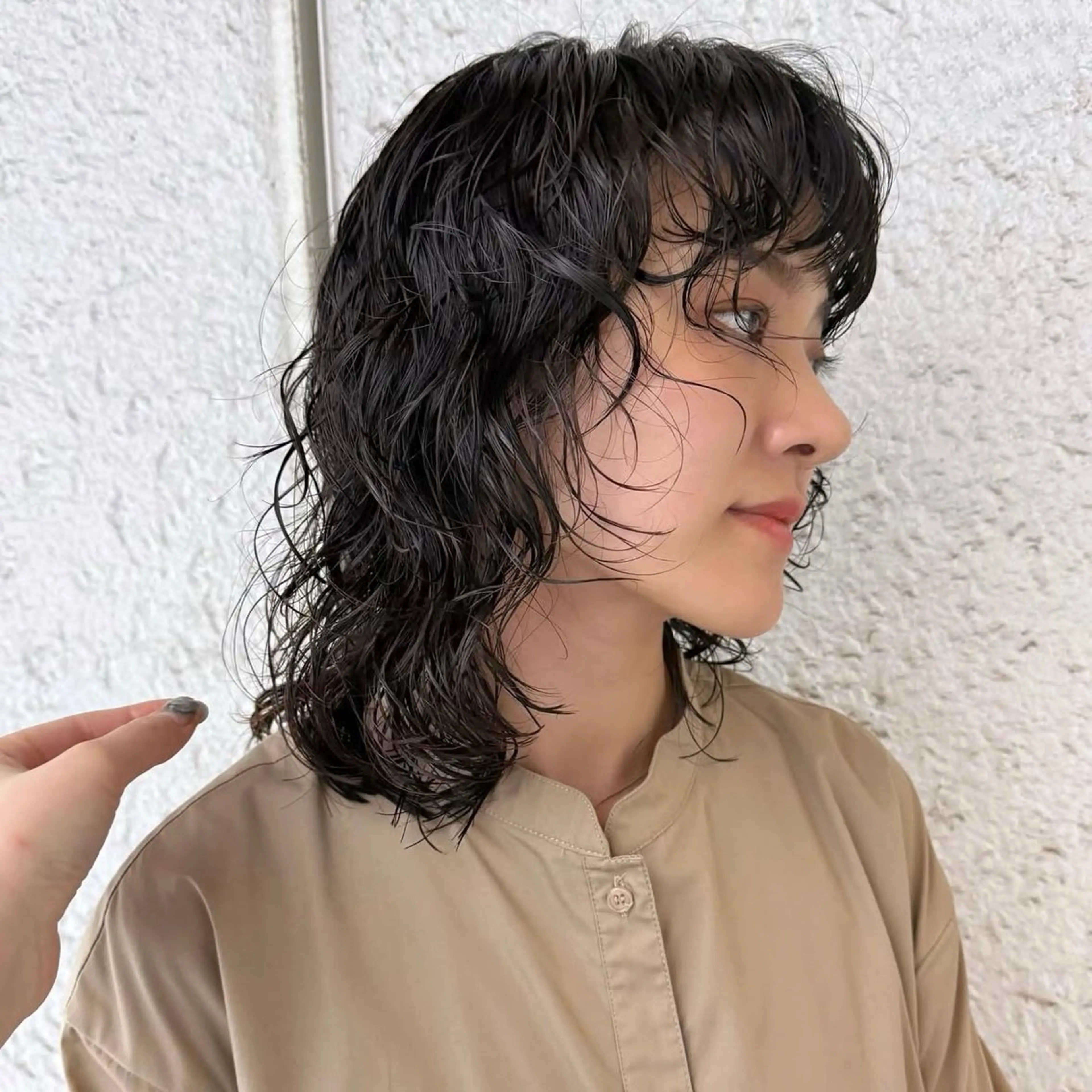 ミディアム カラー パーマ ミディアムパーマ レイヤーカット misaki morimoto🌱のヘアスタイル