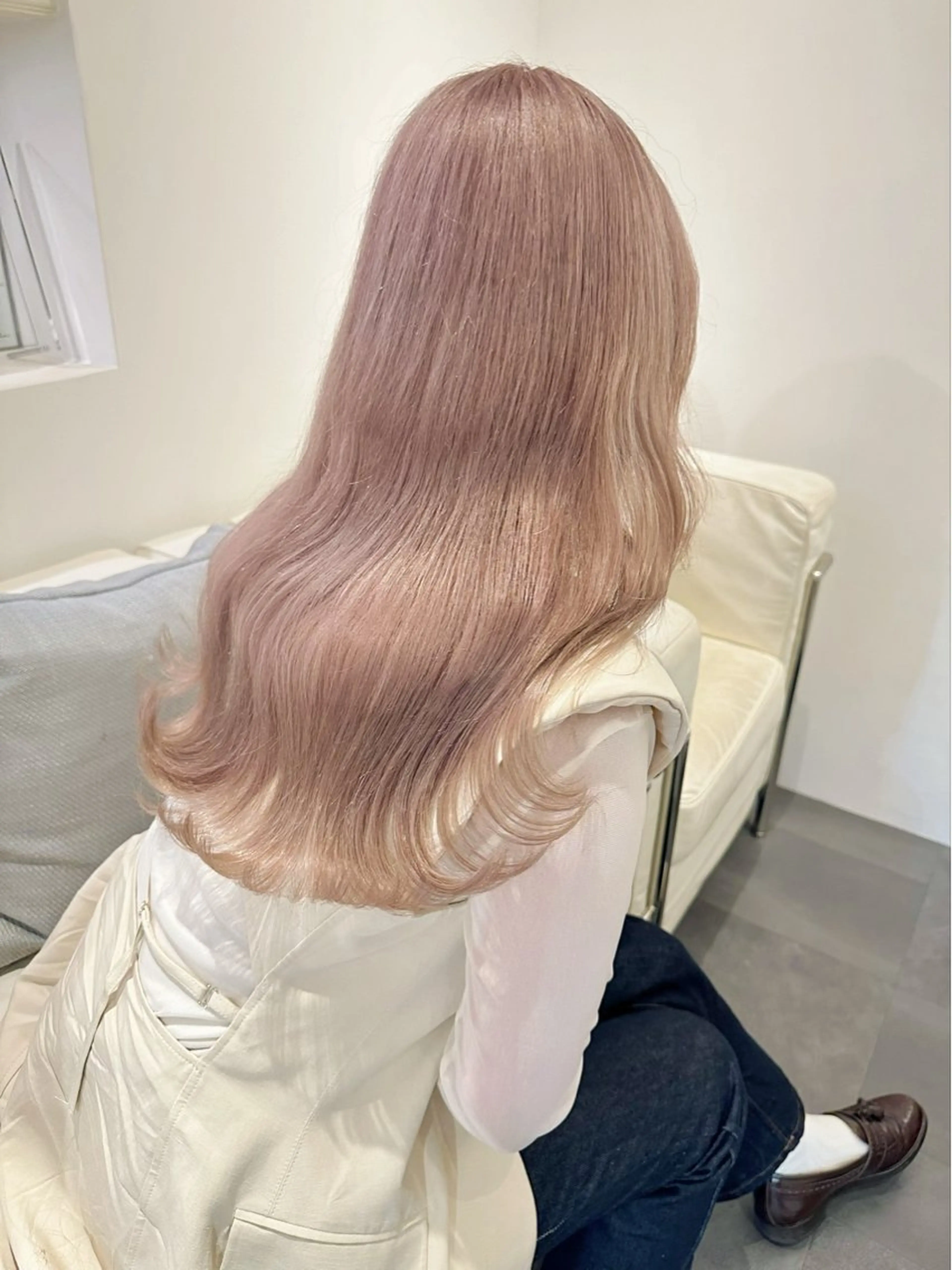 セミロング カラー ベージュカラー ブリーチ ブロンド ケアブリーチ デザインカラー ヒロミ/ミルクティー /ブロンド/ピンクのヘアスタイル