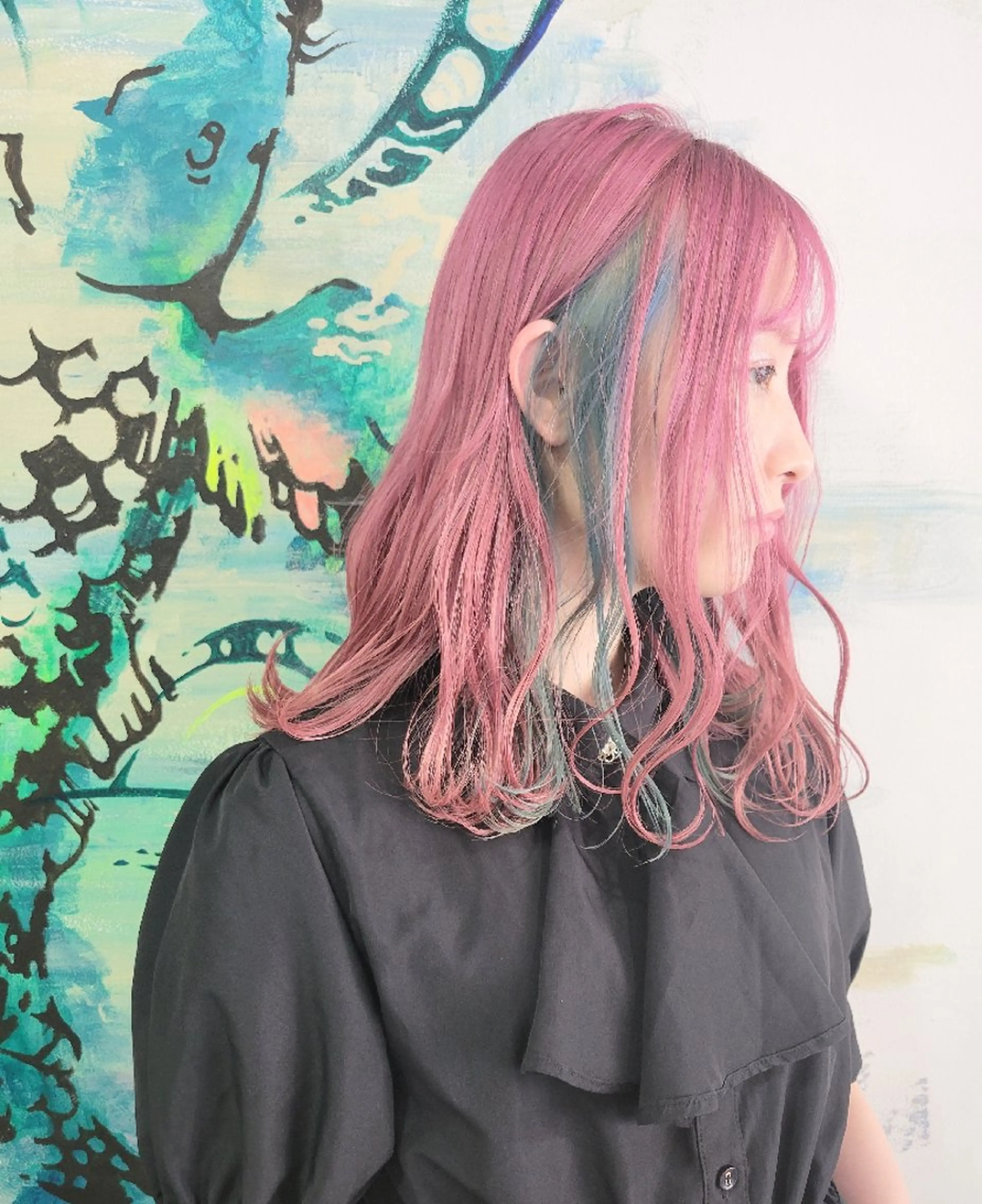 セミロング カラー ブルーカラー デザインカラー ピンクカラー coii コイ【原宿/表参道】のヘアスタイル