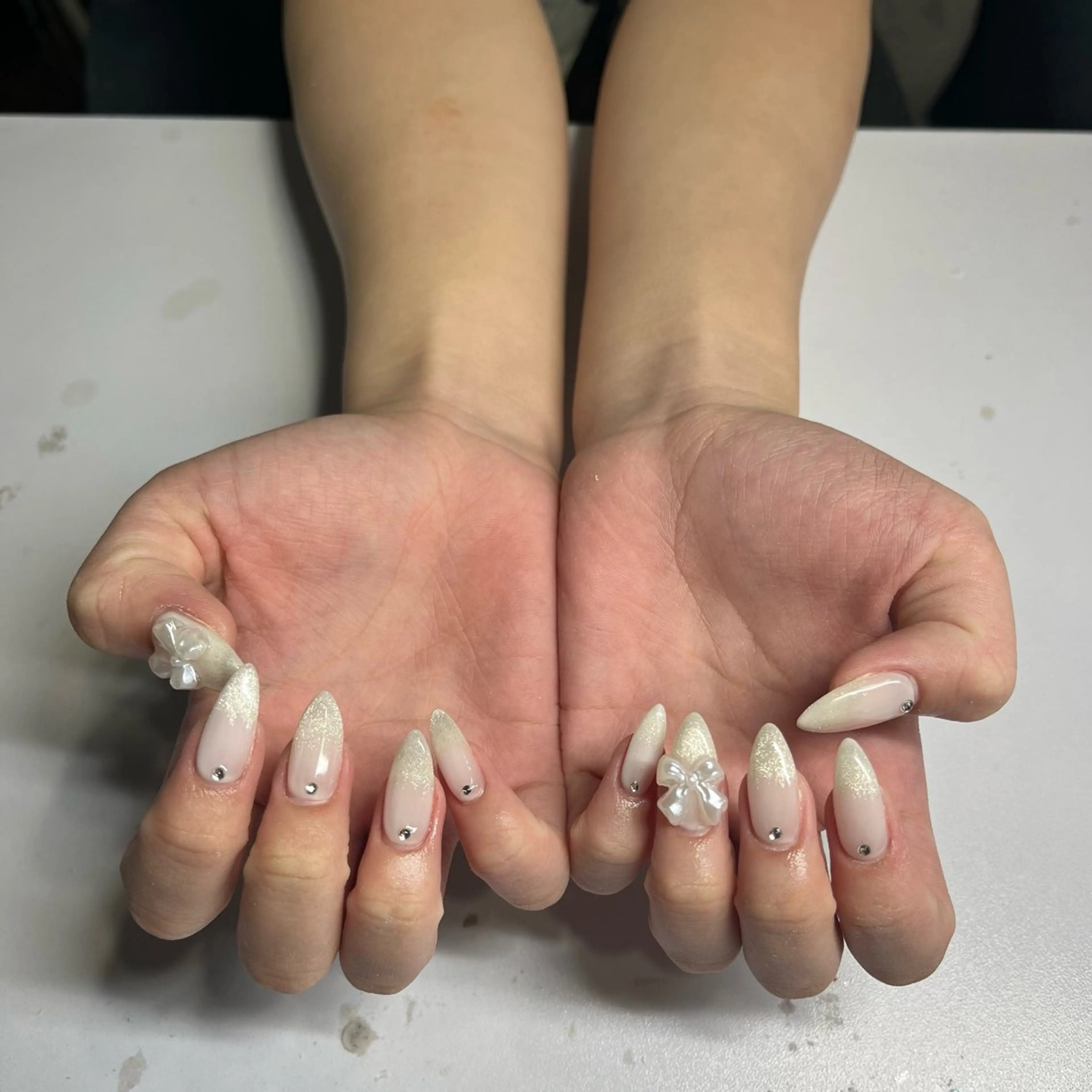 ネイル フレンチネイル マグネットネイル ハンドネイル IROHA nail Ami🐊🎀のネイルデザイン