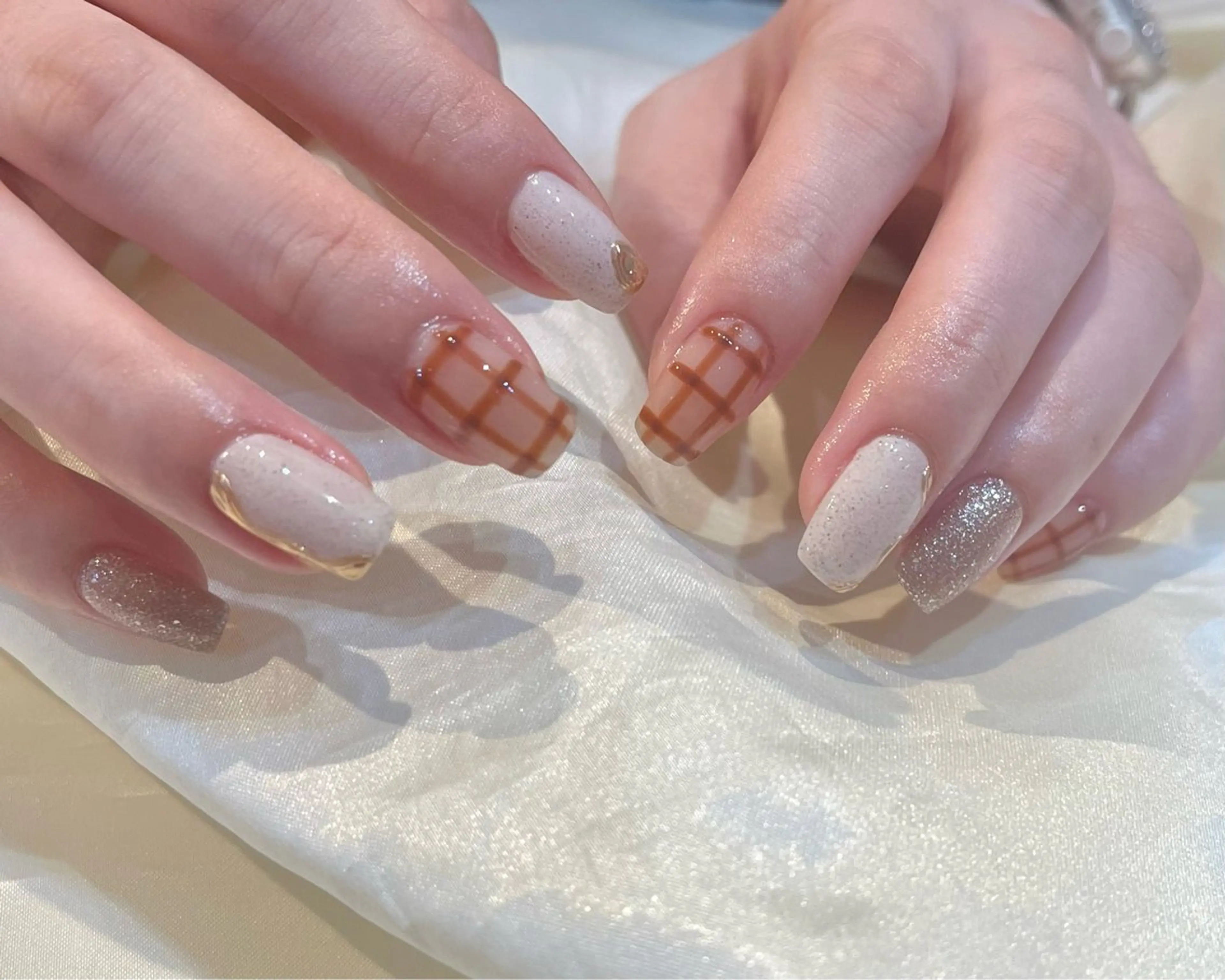 ネイル ハンドネイル 友田 晴香のネイルデザイン