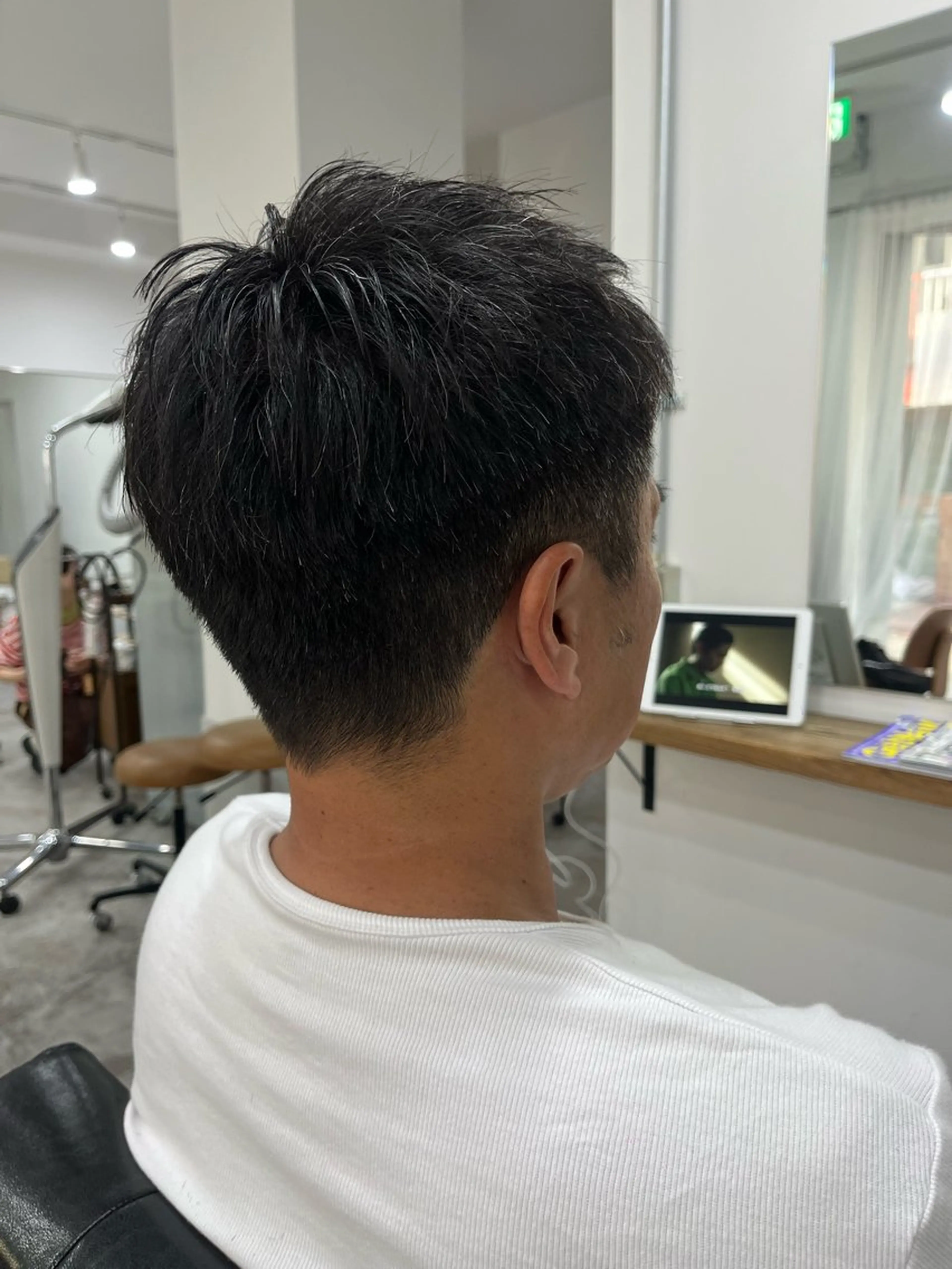 メンズ刈り上げショートカットの写真