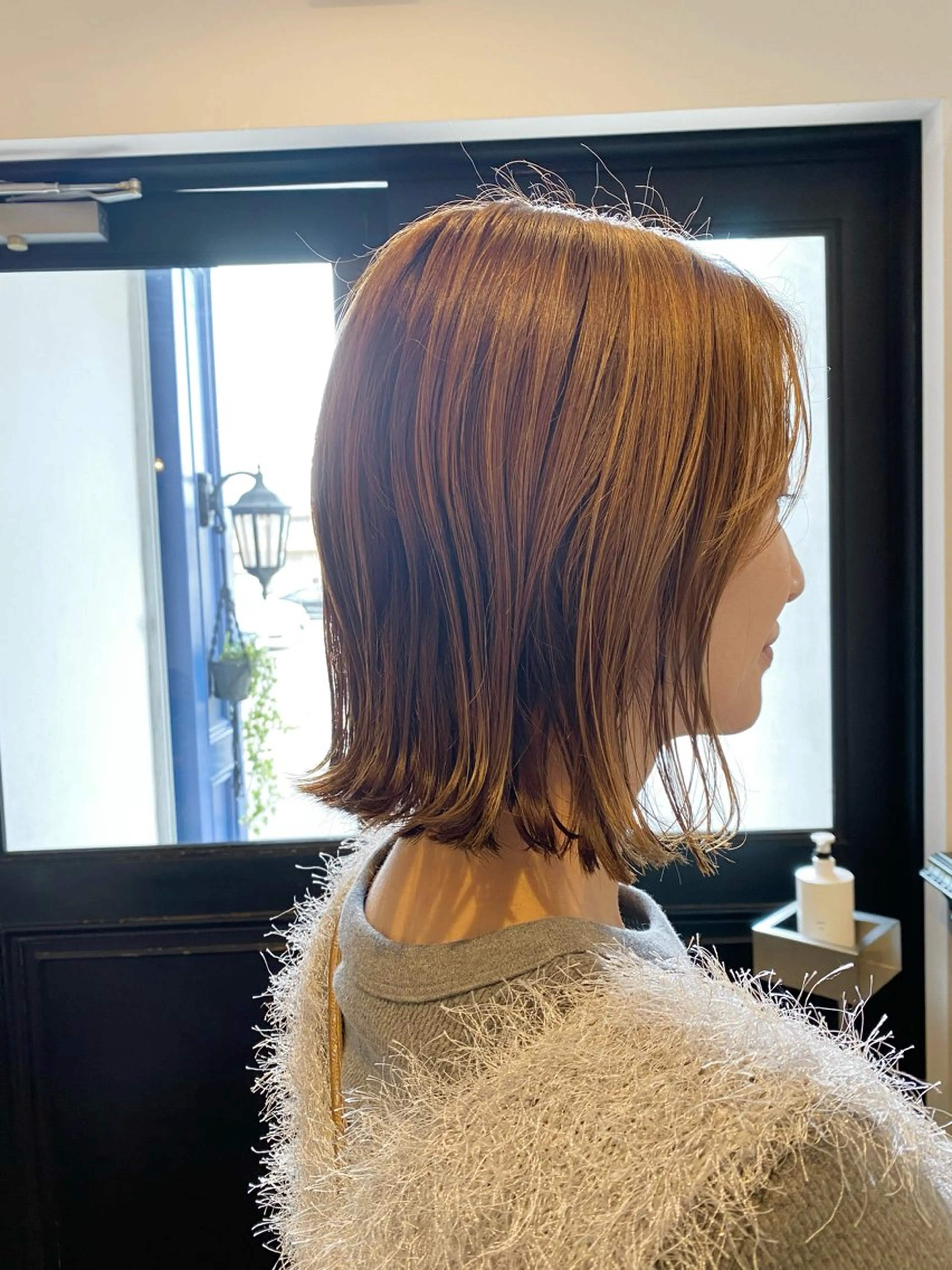 ショート カラー 切りっぱなしボブ ベージュカラー ハイライトカラー ボブ ハイライト 立和名 泉のヘアスタイル