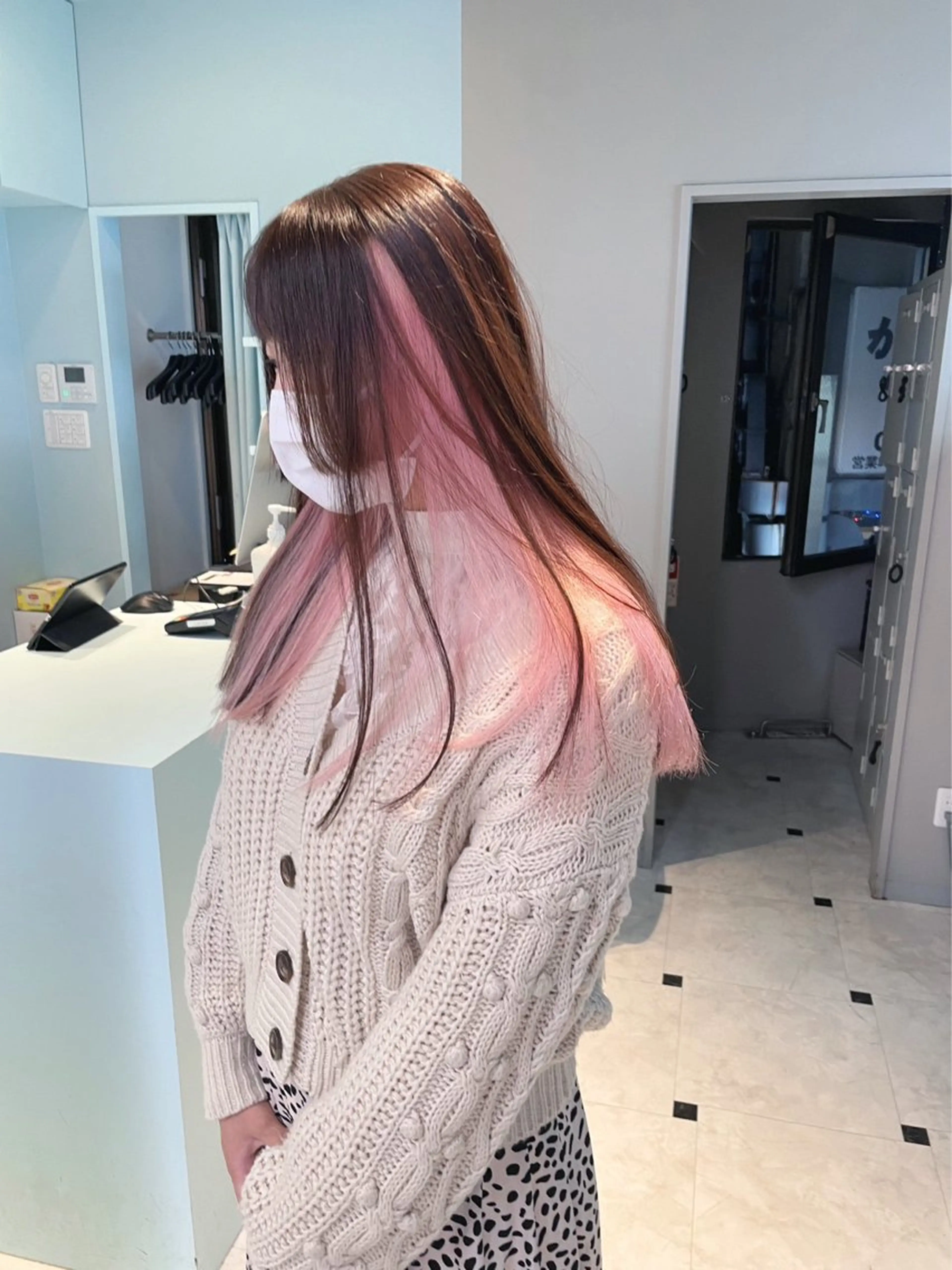 セミロング ブリーチ✖️ 縮毛LANDのヘアスタイル