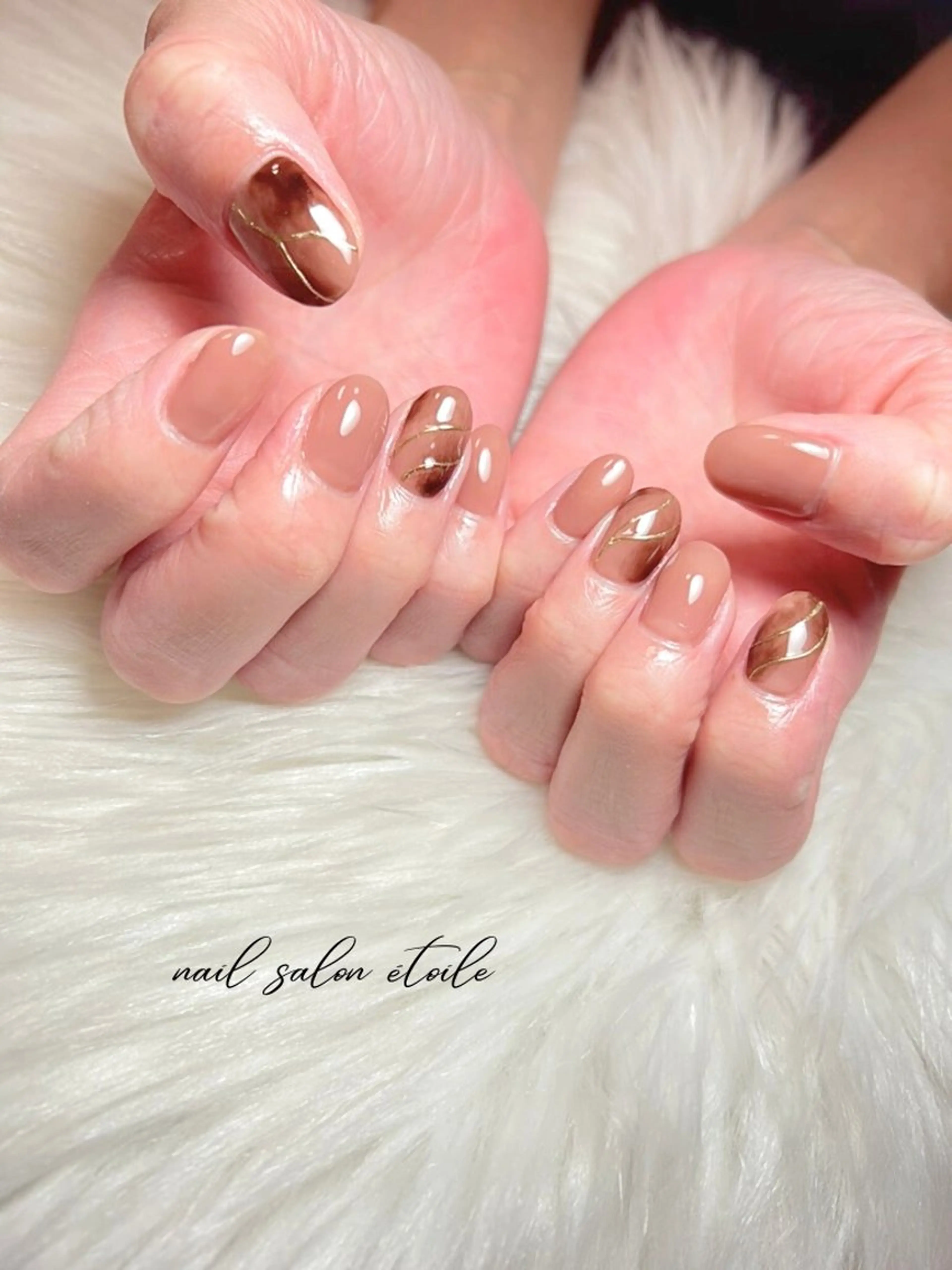 ネイル アートネイル ブラウン ミラーネイル 持ち込み ニュアンスネイル ハンドネイル nail salon étoileのネイルデザイン