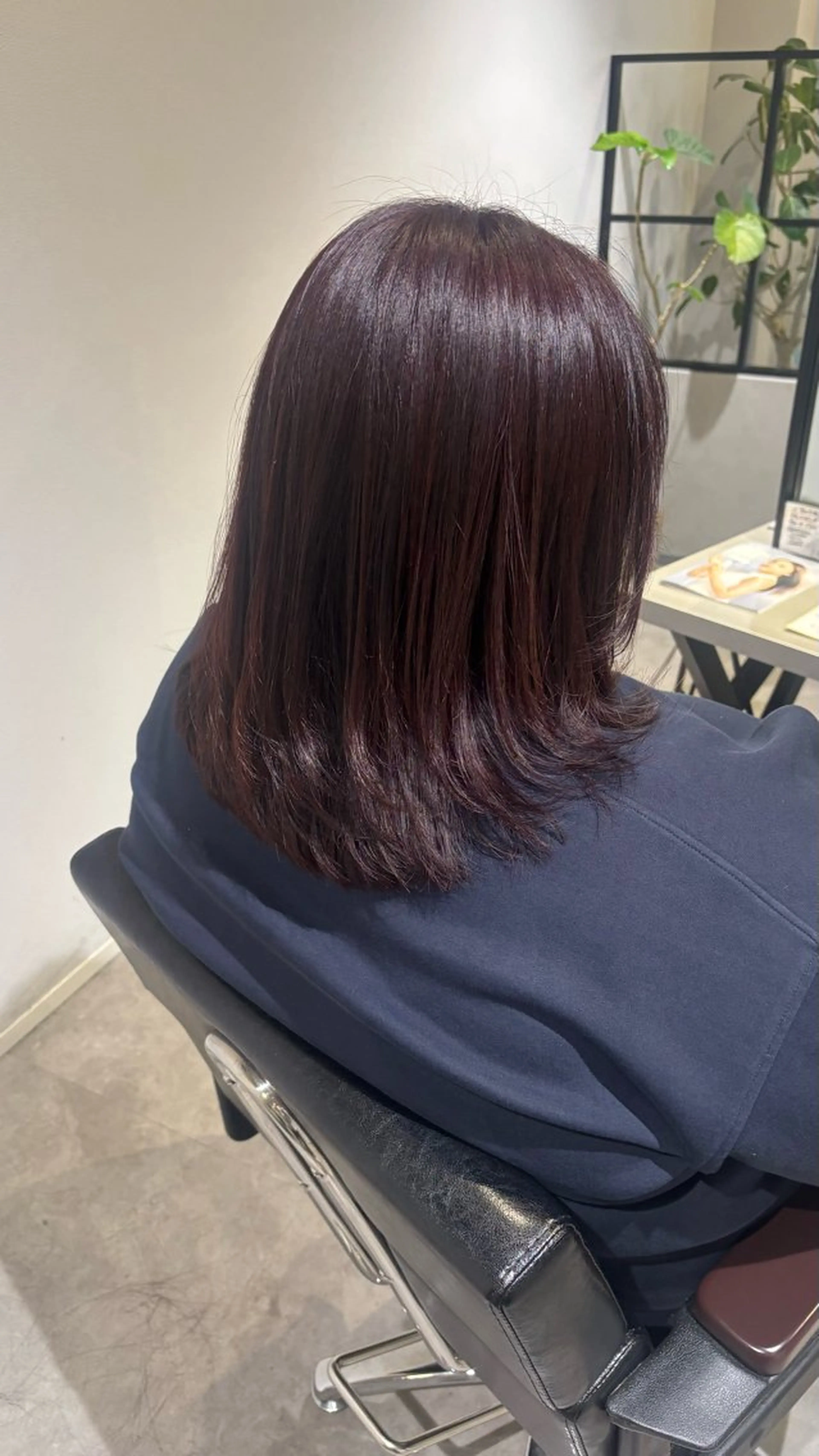 ミディアム ピンクブラウン カット ヘアカラー YURINO /ボブ ベージュ/ハイトーンのヘアスタイル