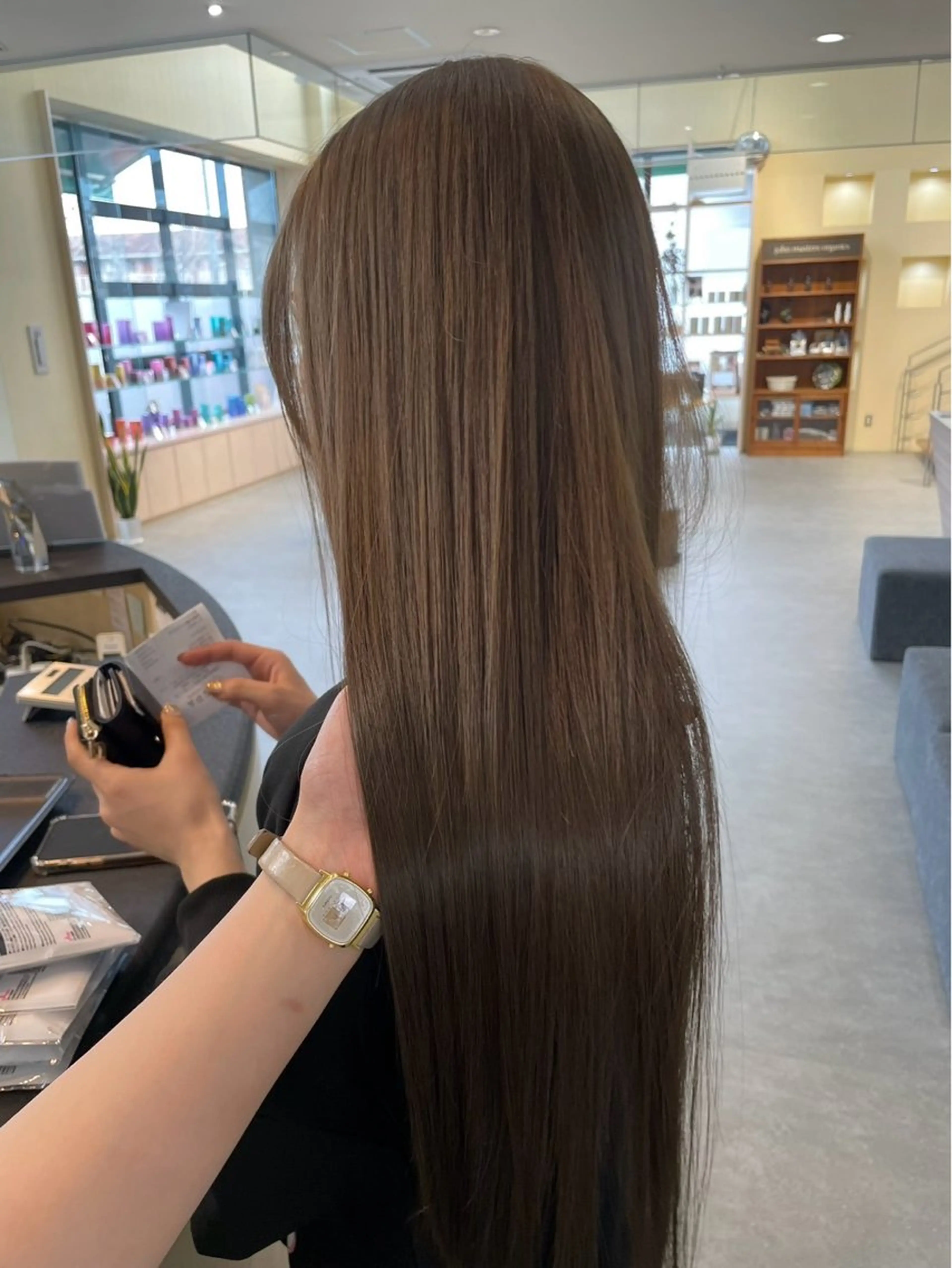 ロング カラー カット 縮毛矯正 トリートメント 透明感カラー‪🫧 Kanaのヘアスタイル