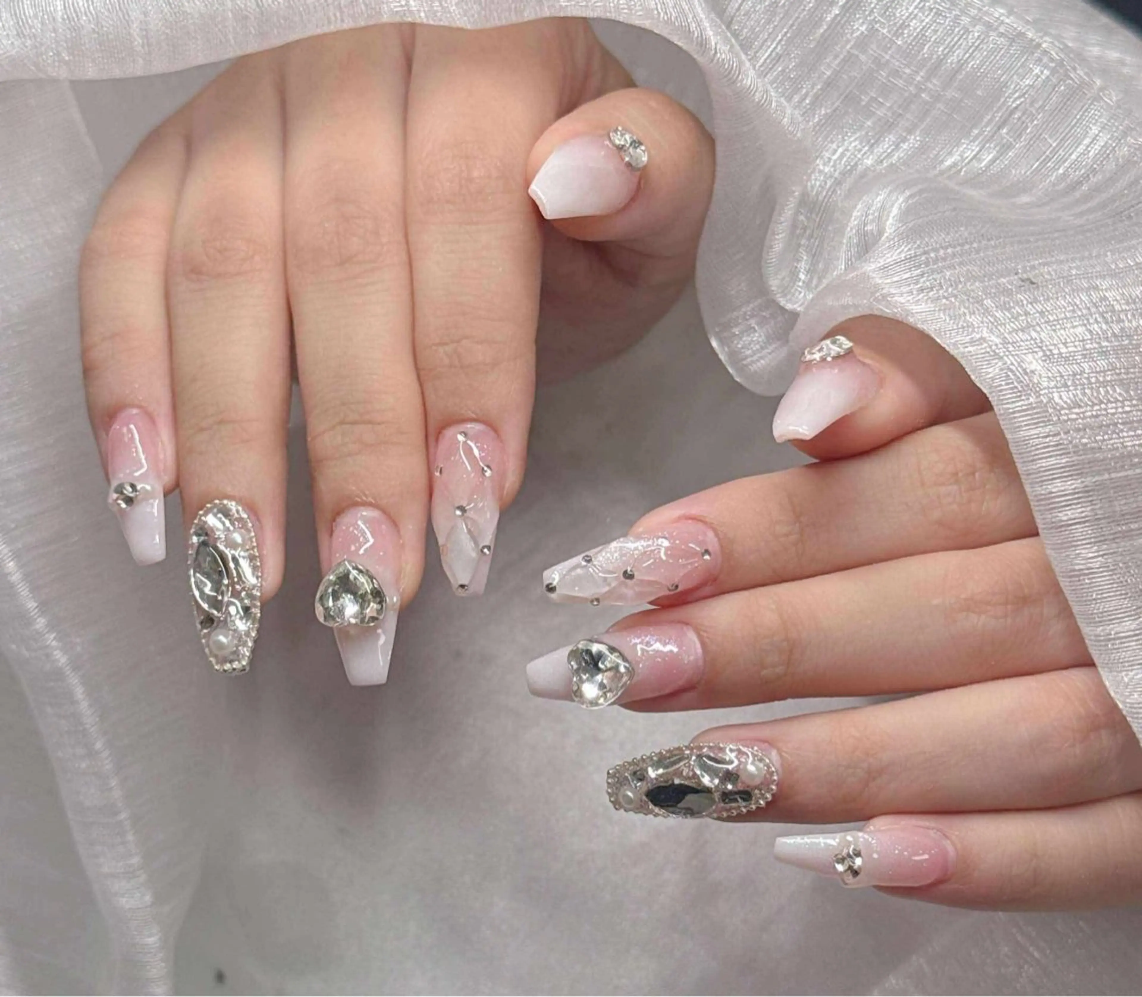 ネイル 長さ出し グラデーション 卒業式 キラキラネイル マグネットネイル ハンドネイル Lee Nailsのネイルデザイン