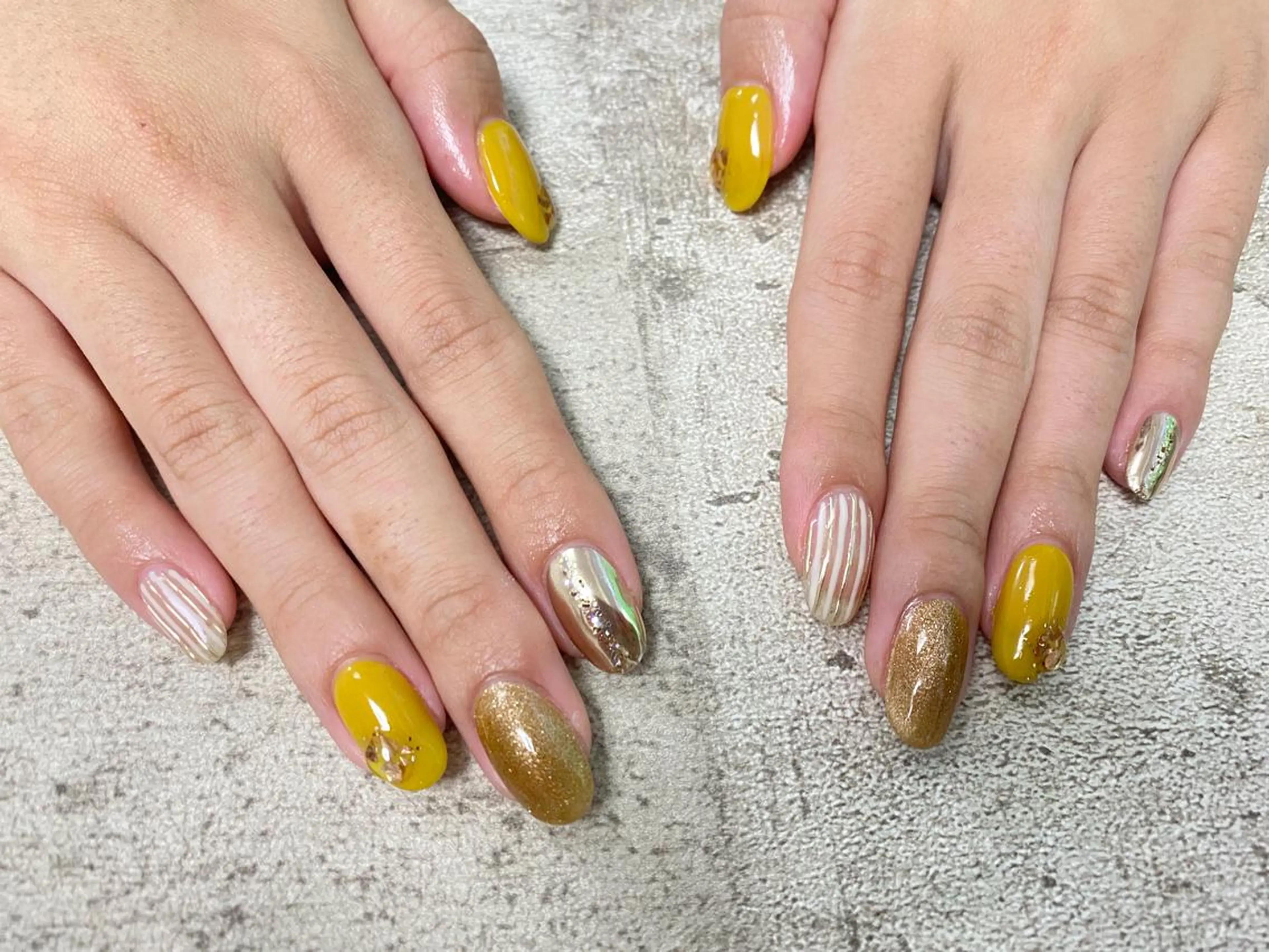 ネイル mogunail &blowのネイルデザイン