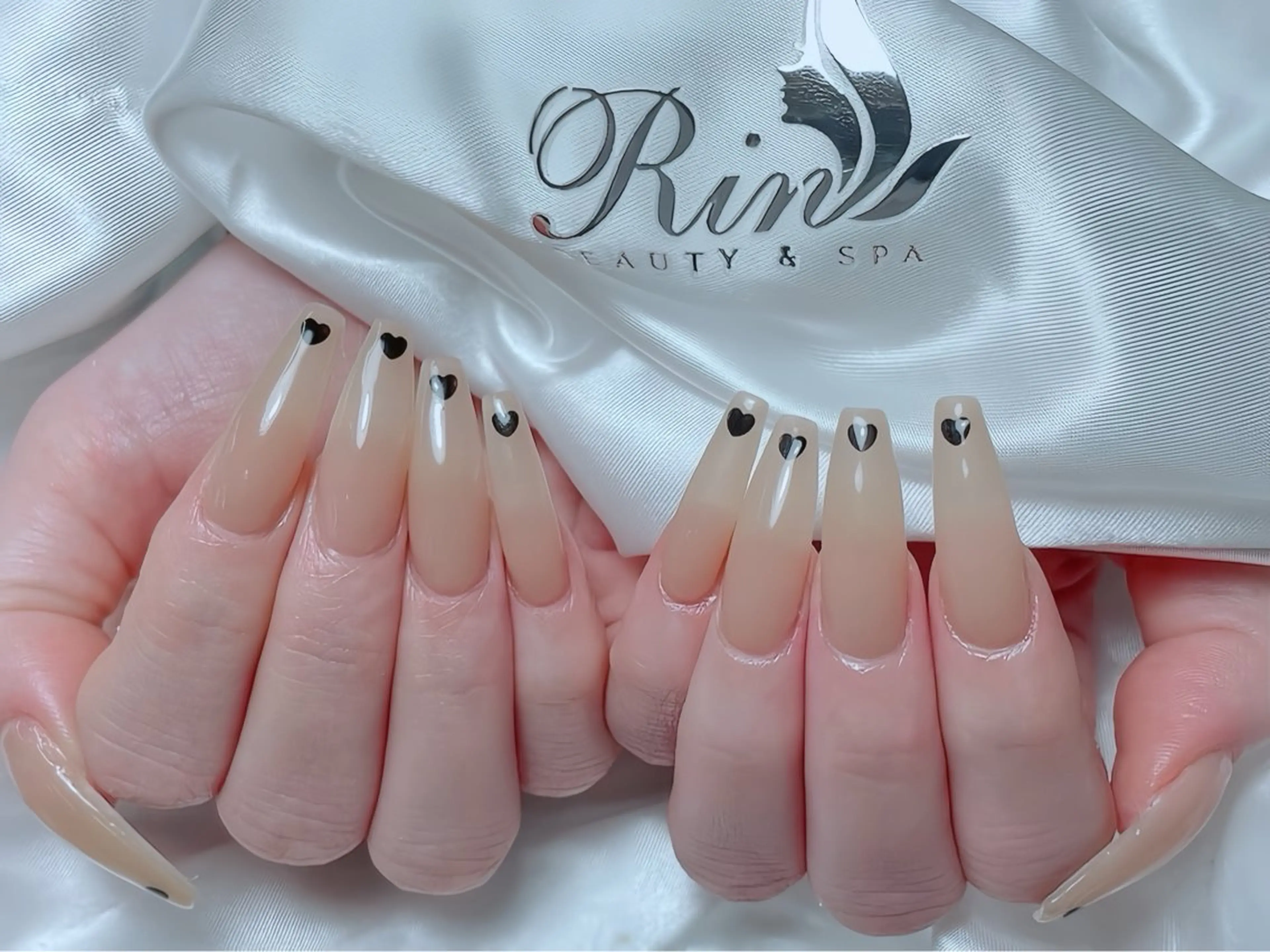 ネイル アニマル柄 ボルドー ブラウン チークネイル フレンチネイル ハンドネイル Rin Nail 新大久保店のネイルデザイン
