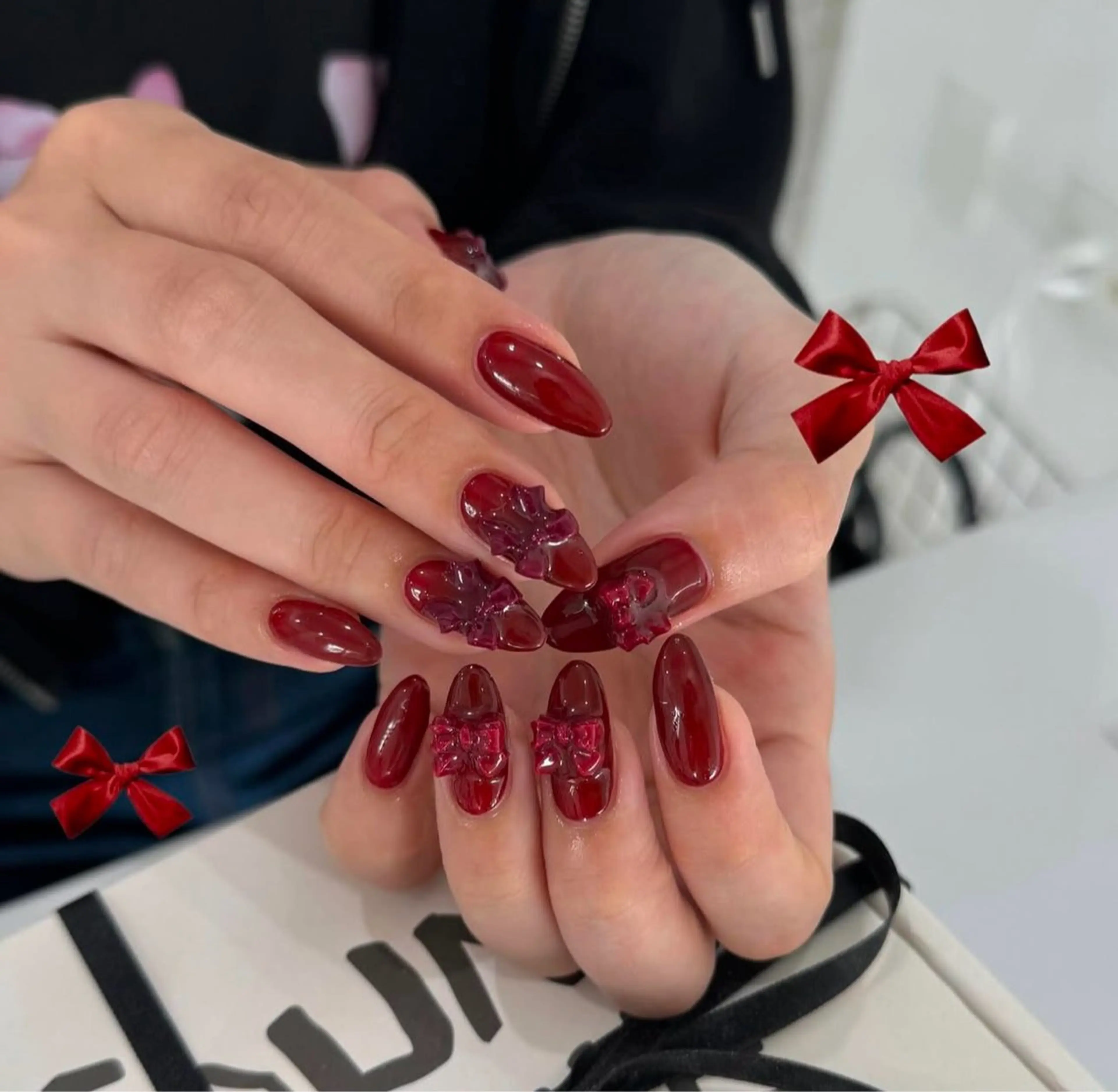 ネイル グラデーション キラキラネイル ワンカラーネイル 冬ネイル Jenn Nail Salonのネイルデザイン