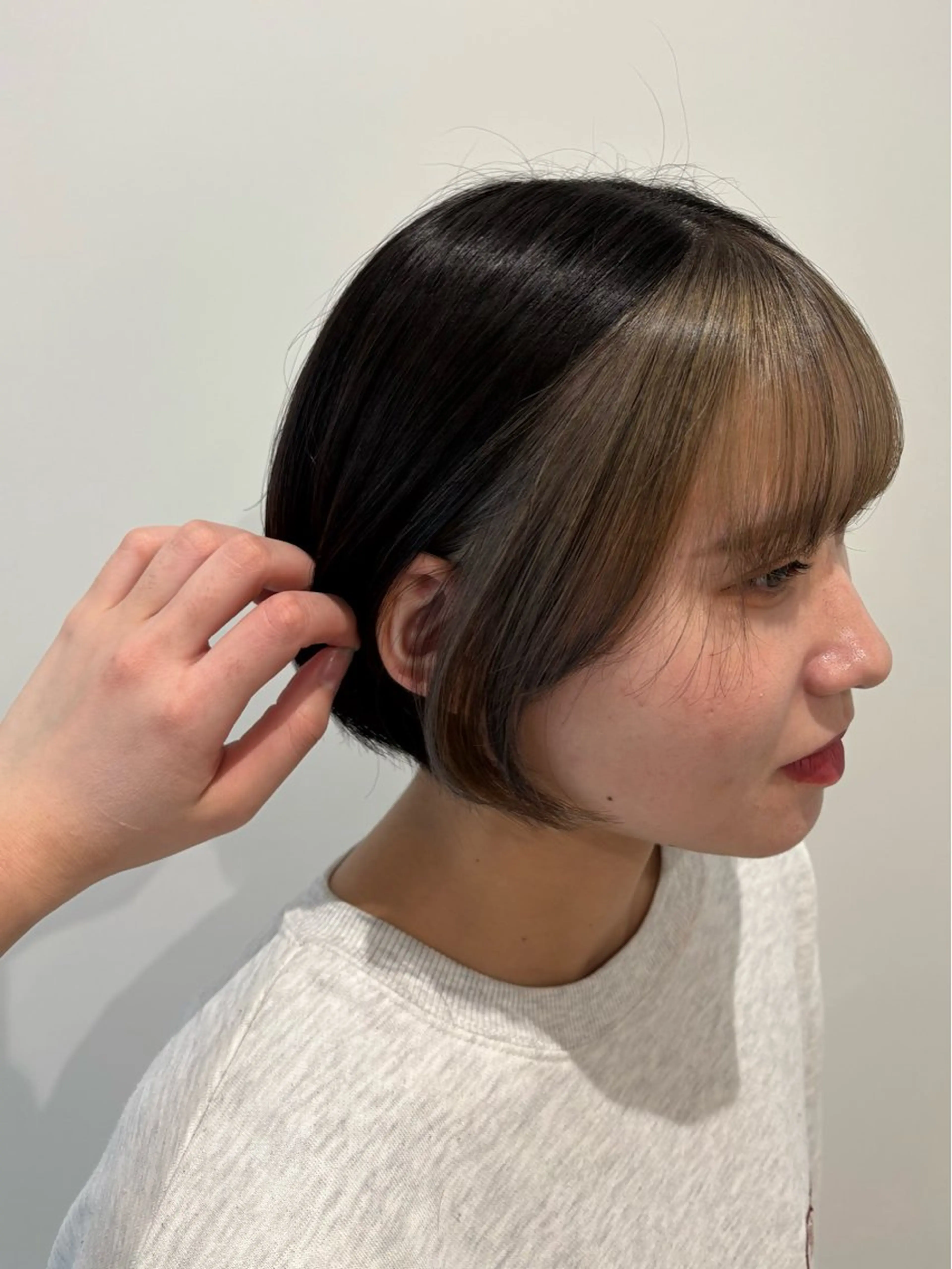 ミディアム カラー ミストバング  フェイスフレーミング ナカジユイ 〈完全個室〉のヘアスタイル