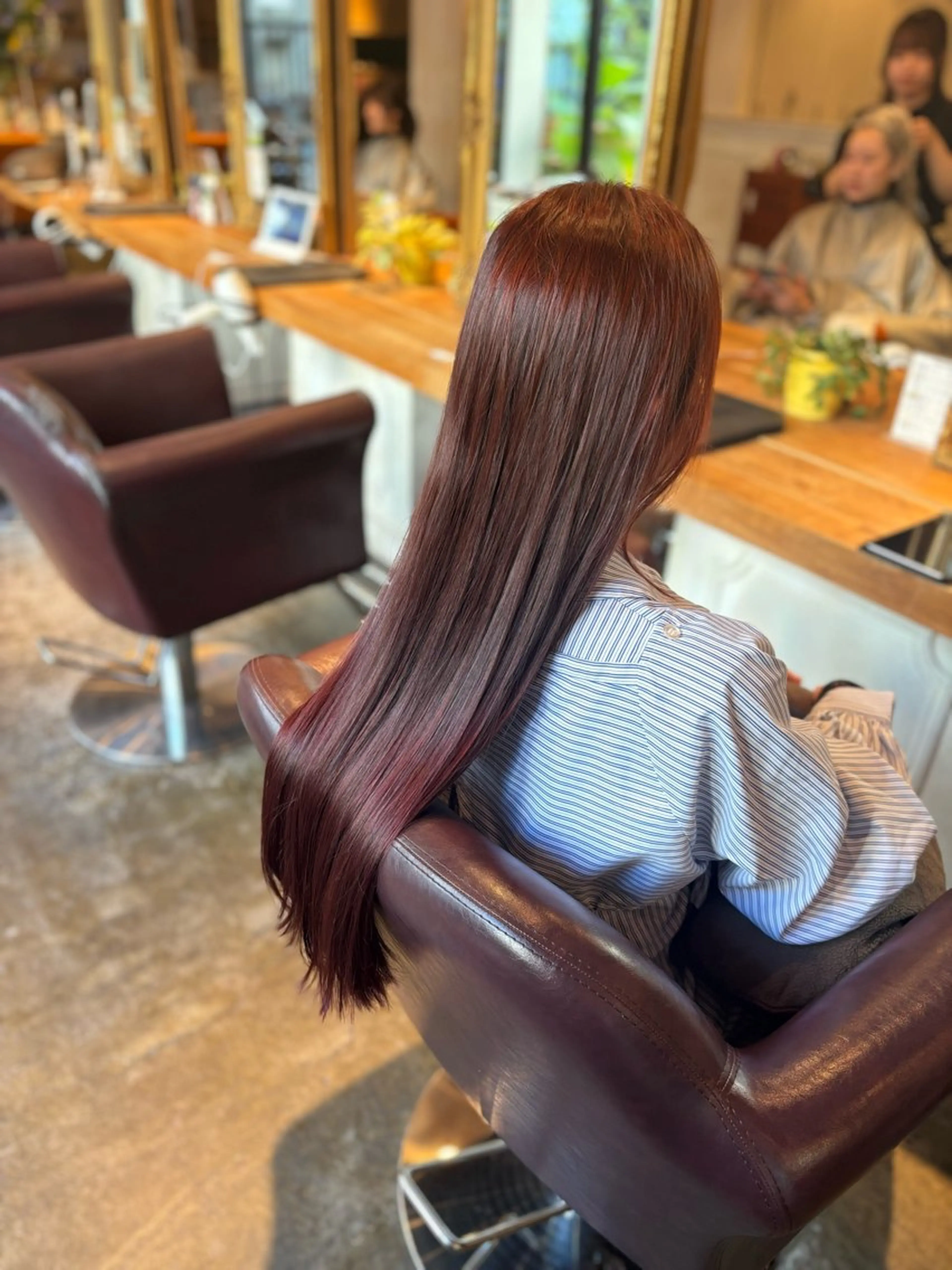 ロング カラー ブリーチ ブリーチなしカラー レッドカラー 髪質改善カラー ブラウン🤎YUMEのヘアスタイル