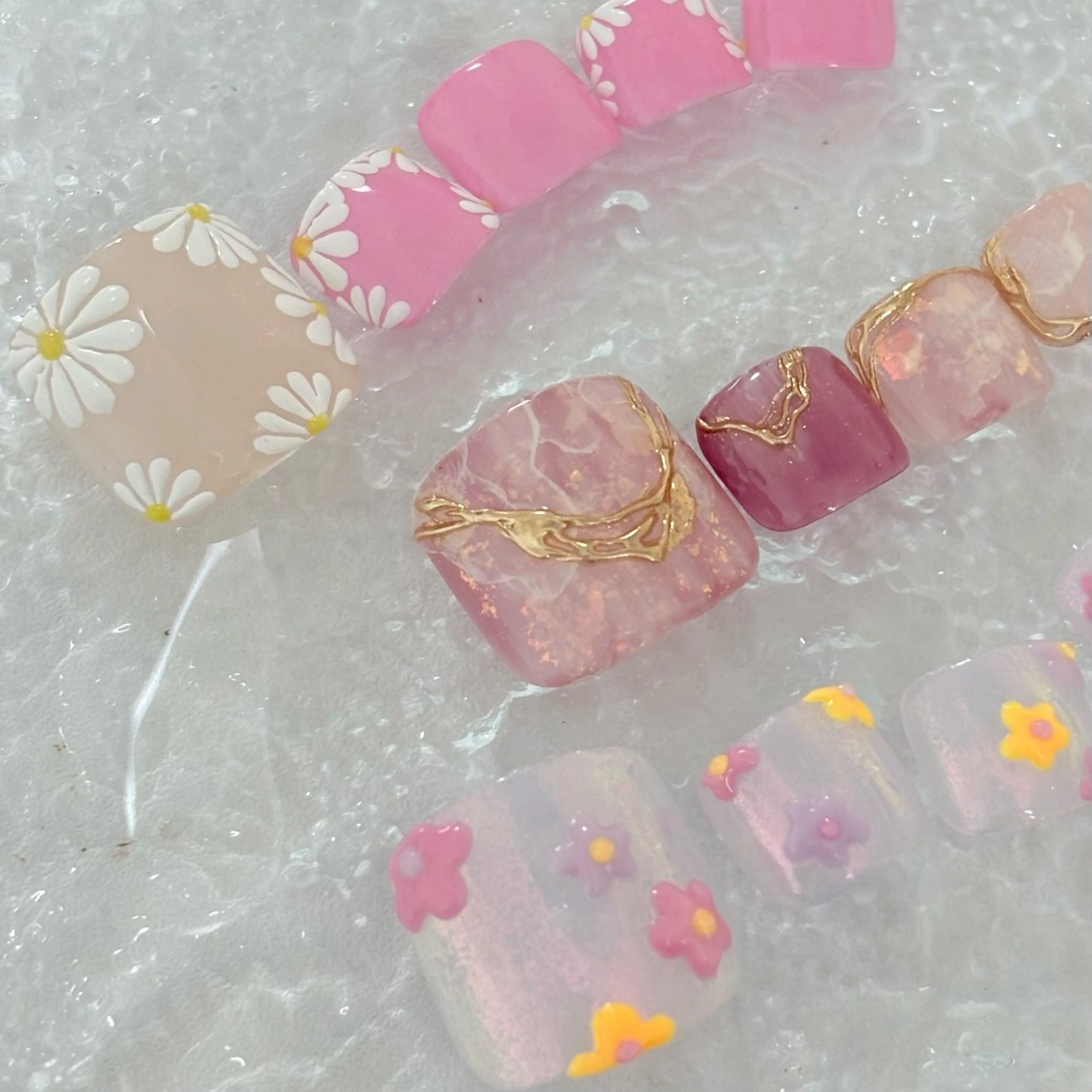 ネイル フットネイル 🦋🤍 madoka🤍のネイルデザイン