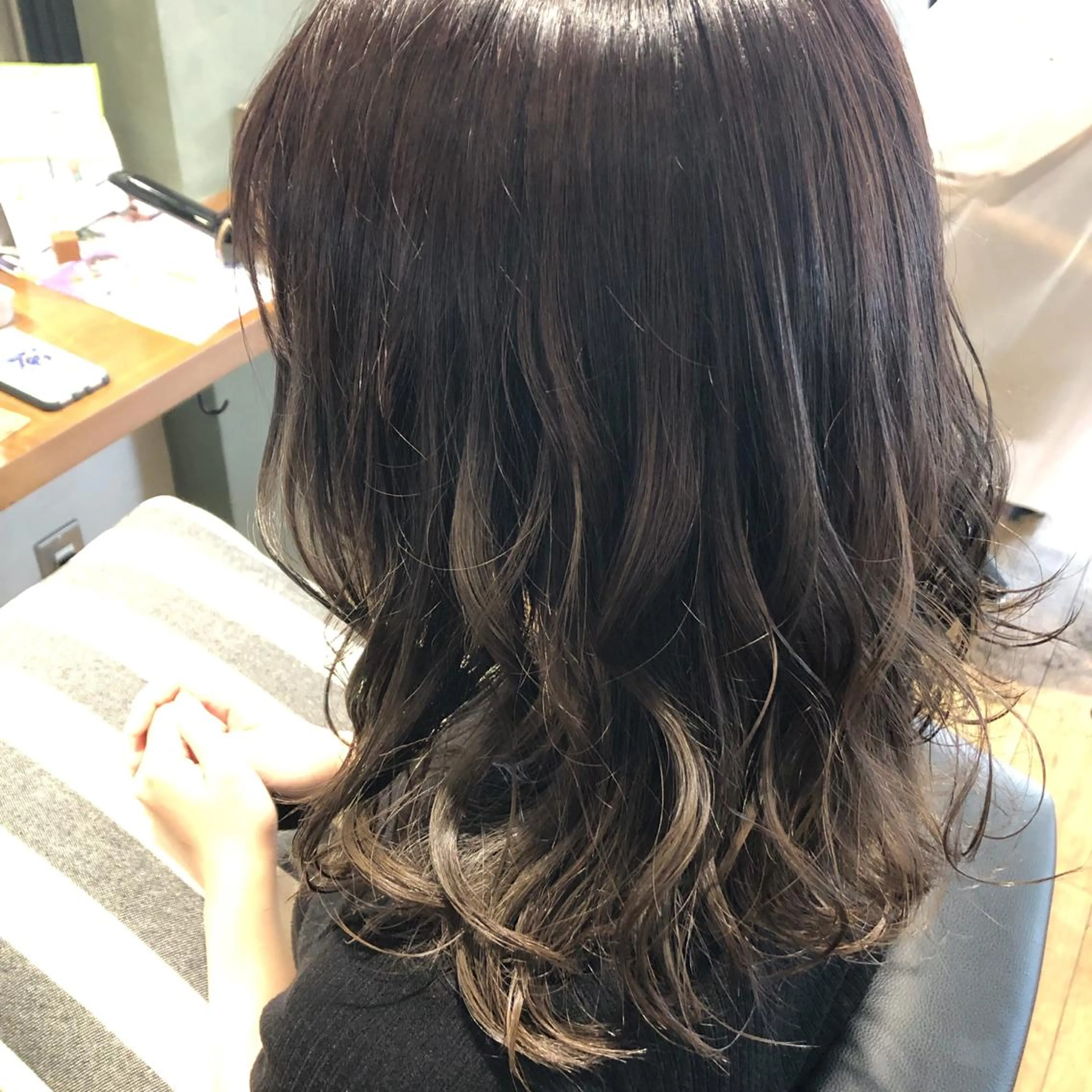 ミディアム カラー グレージュ ハイライトカラー ハイライト ヘアカラー トリートメント ◇おの あすか◇のヘアスタイル
