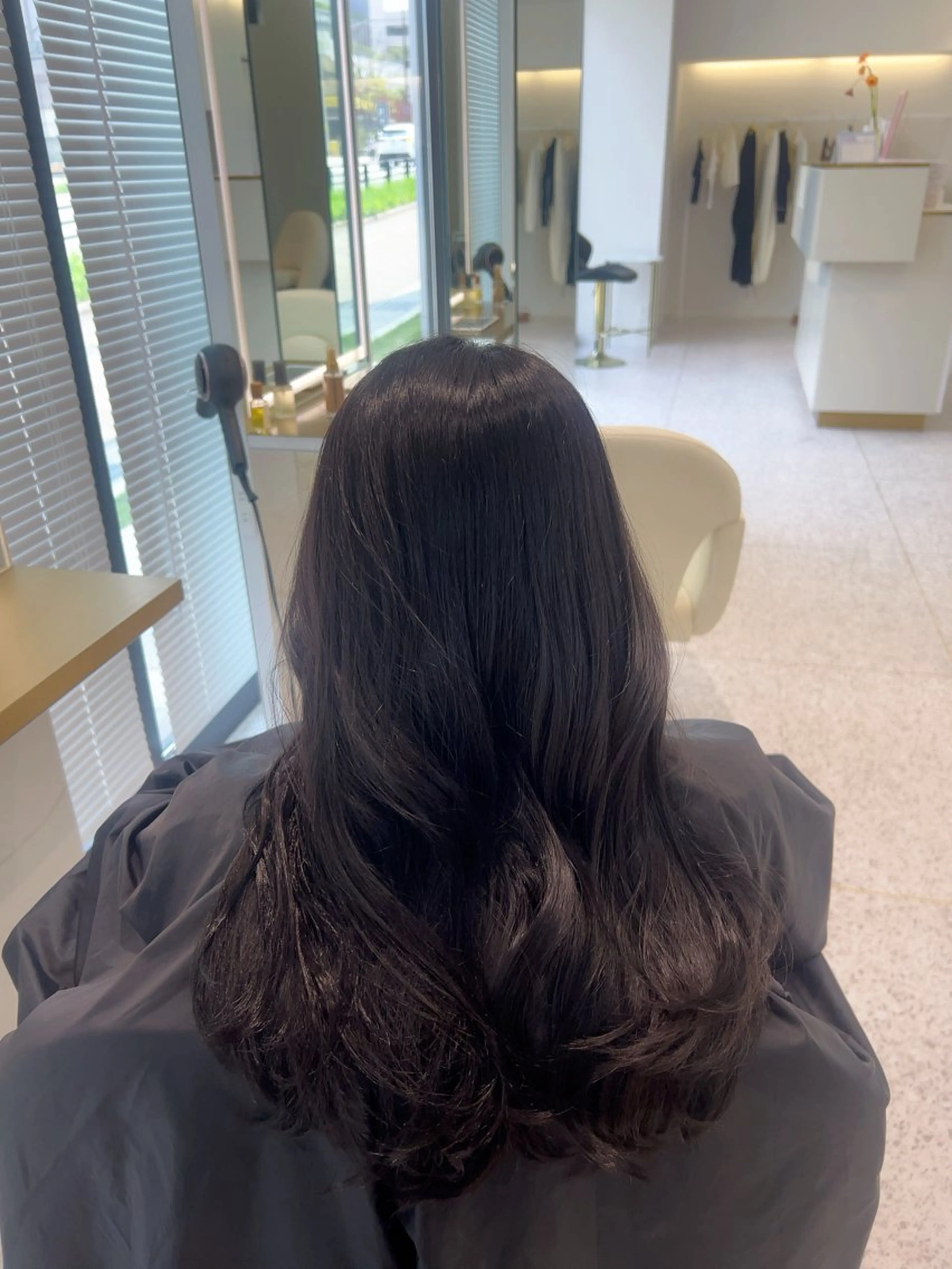 カラー グレージュ Lavie moon airiのヘアスタイル