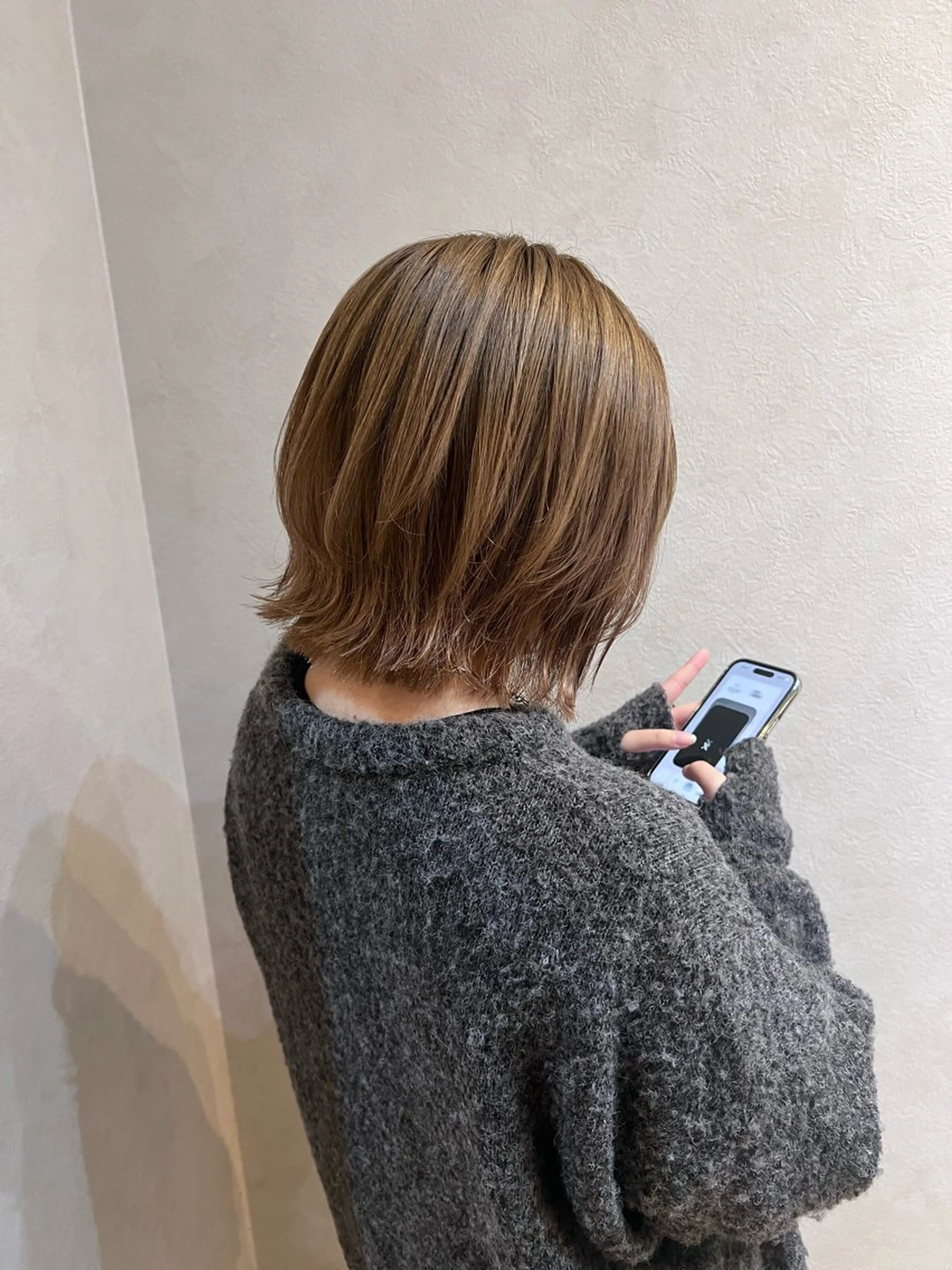 ショート カラー ボブレイヤー ハイトーンカラー ボブ レイヤーカット "今"だけでない美髪 KOTOMIのヘアスタイル