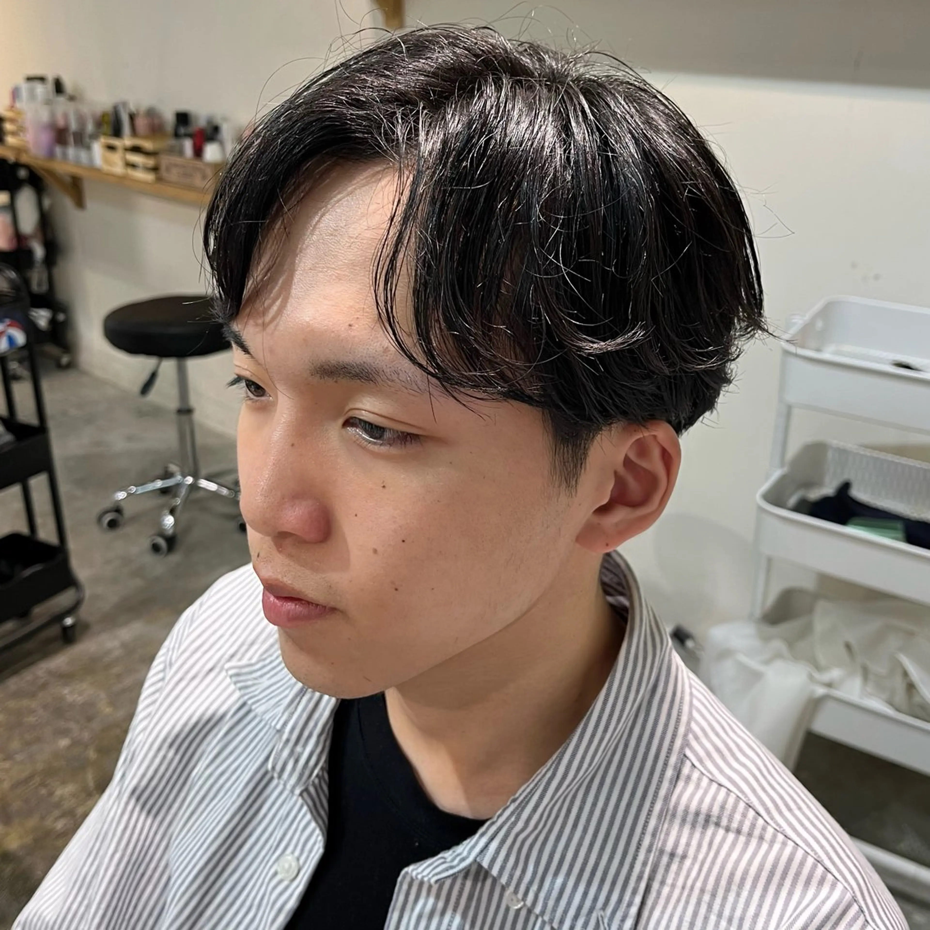 メンズ センターパート メンズ韓国風 マッシュ パーマ フェザーパーマ🌙 毛流れ yuzukiのヘアスタイル