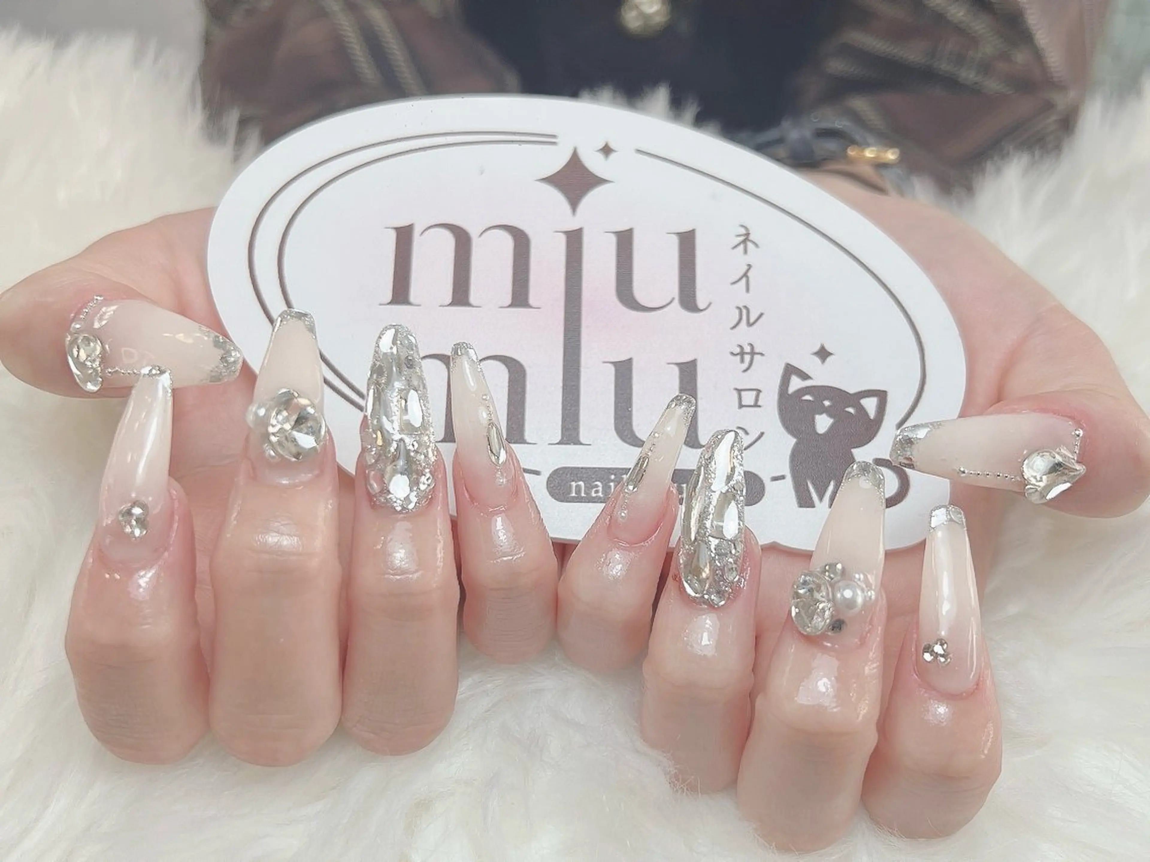 ロング 韓国風ヘア ロング ハンドネイル ハンドケア yu naのネイルデザイン