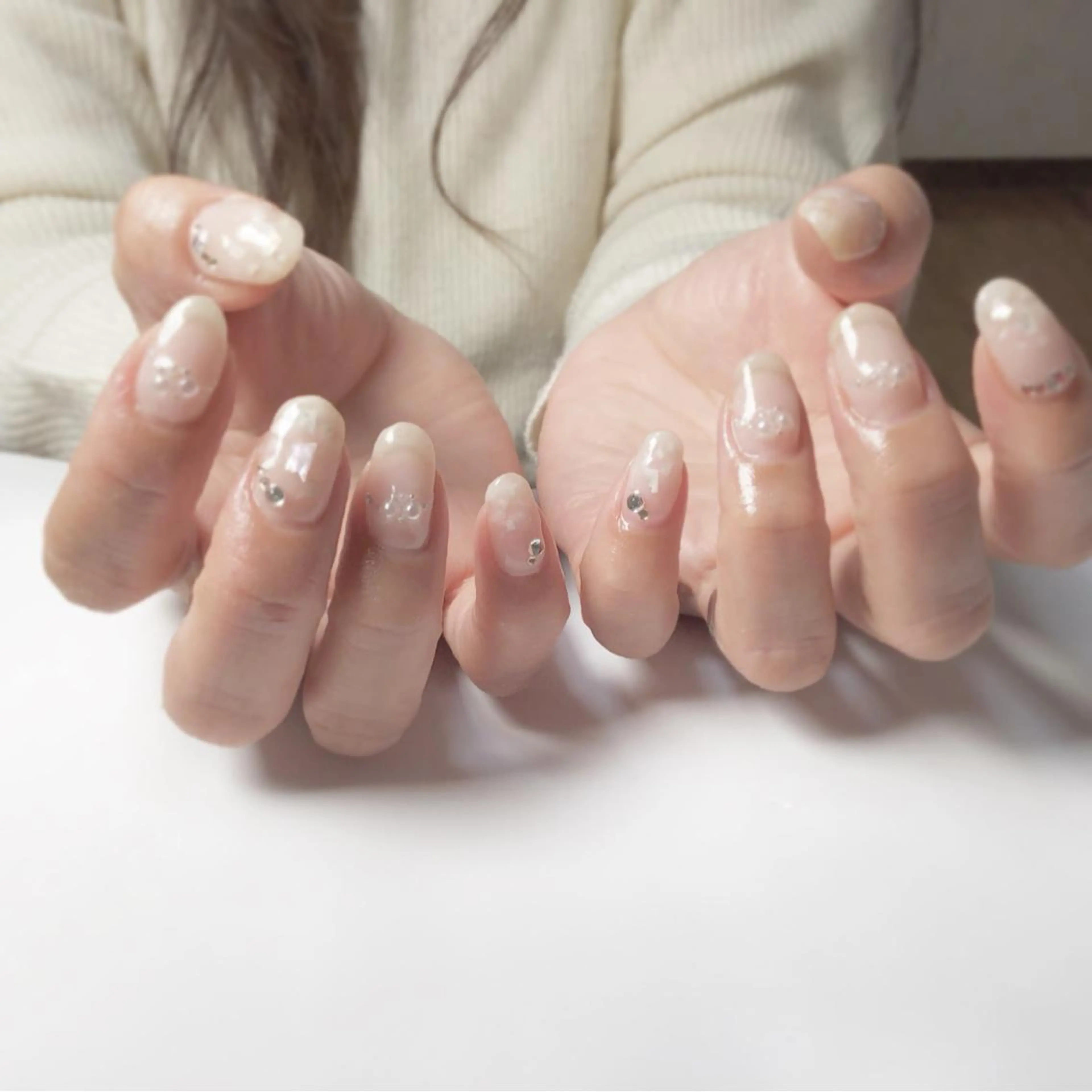 ネイル ホワイト ハンドネイル gui amichanのネイルデザイン