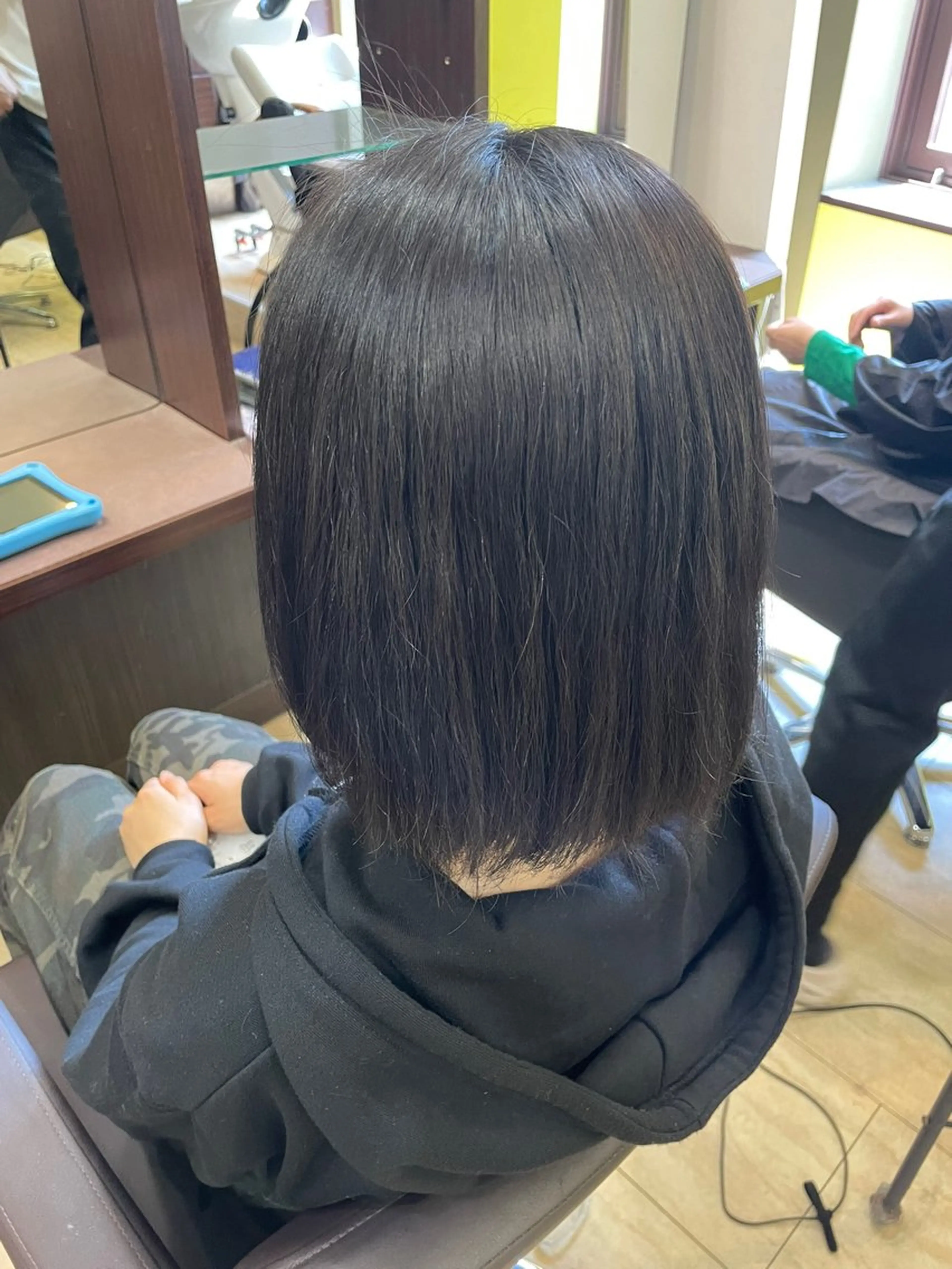 ショート ヘアカラー トリートメント 奥野碧🌈艶髪 /ダメージレスカラーのヘアスタイル