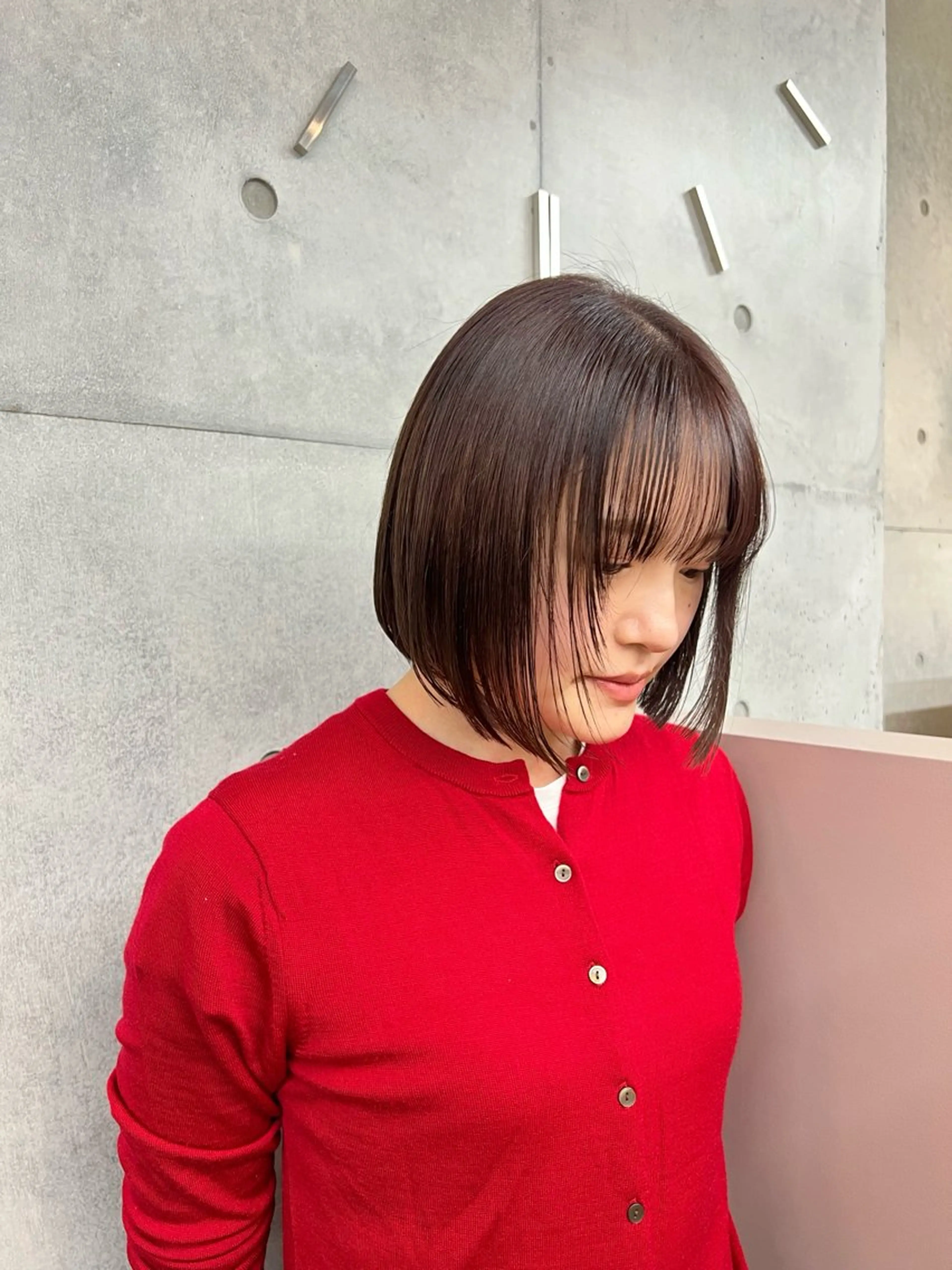 ミディアム カット ヘアカラー カコ/レイヤーカット ヘアアレンジのヘアスタイル