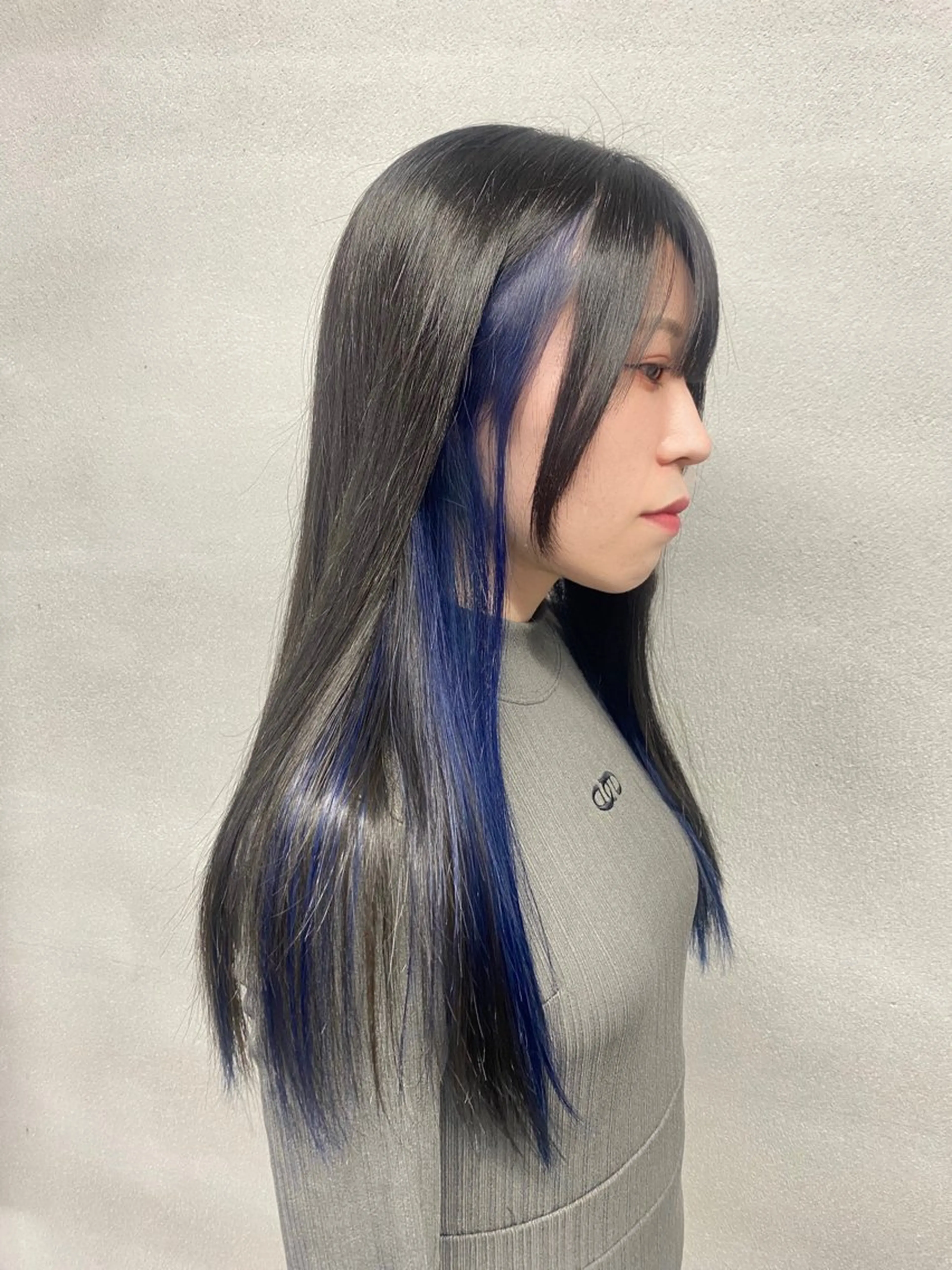 ロング カラー ブリーチ ブルーカラー ブルーラベンダー ブルーバイオレット デザインカラー 柏 デザインカラー/ レイヤー🐣シオリのヘアスタイル