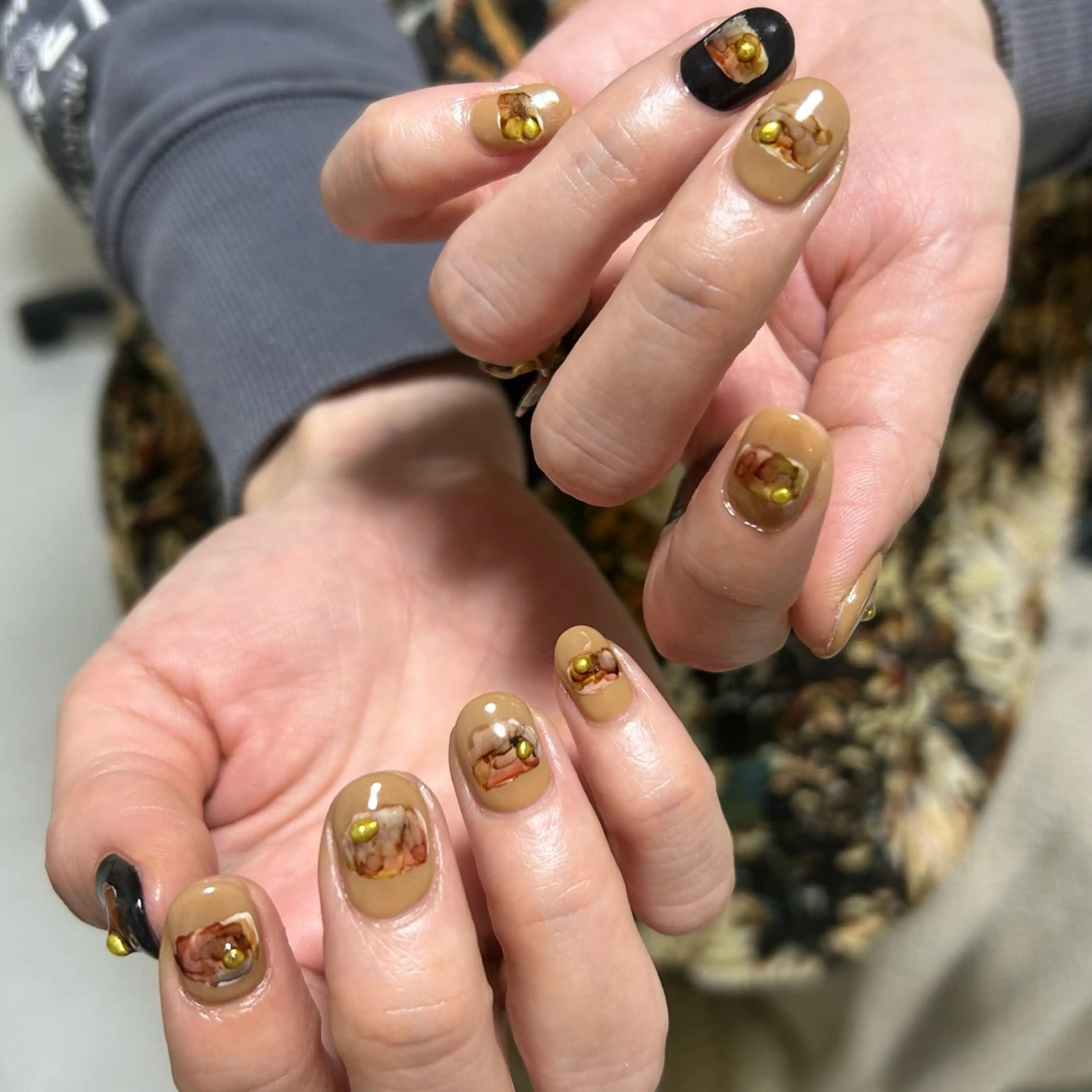 ネイル アートネイル マグネットネイル ニュアンスネイル ハンドネイル アトリエ １０３のネイルデザイン