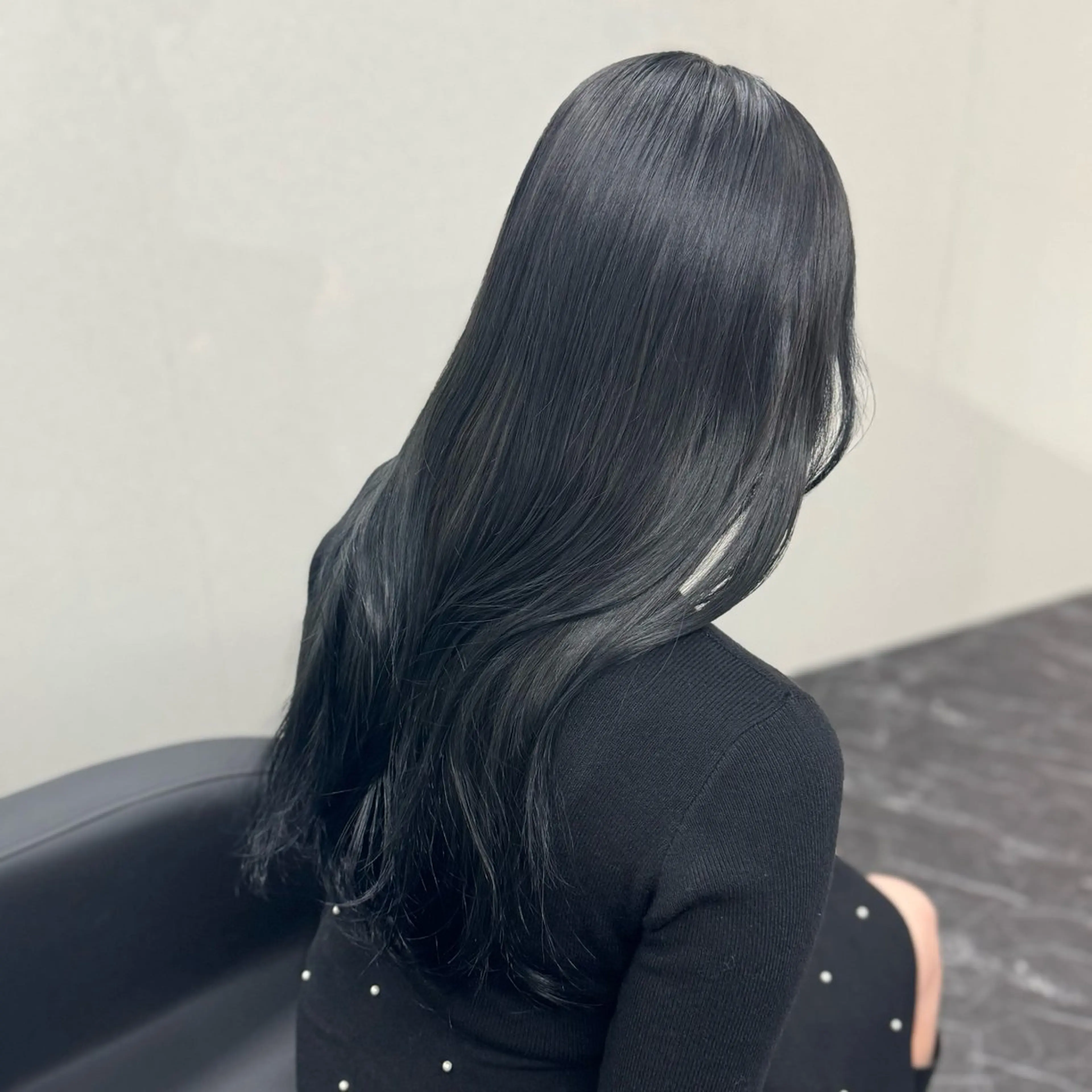 ロング カラー パーマ ヘアアレンジ メンズ キッズ メンズ韓国風 黒髪 ブルーカラー ブルーブラック レッドカラー 髪質改善Ⅰ透明感 艶カラーⅠたつやのヘアスタイル