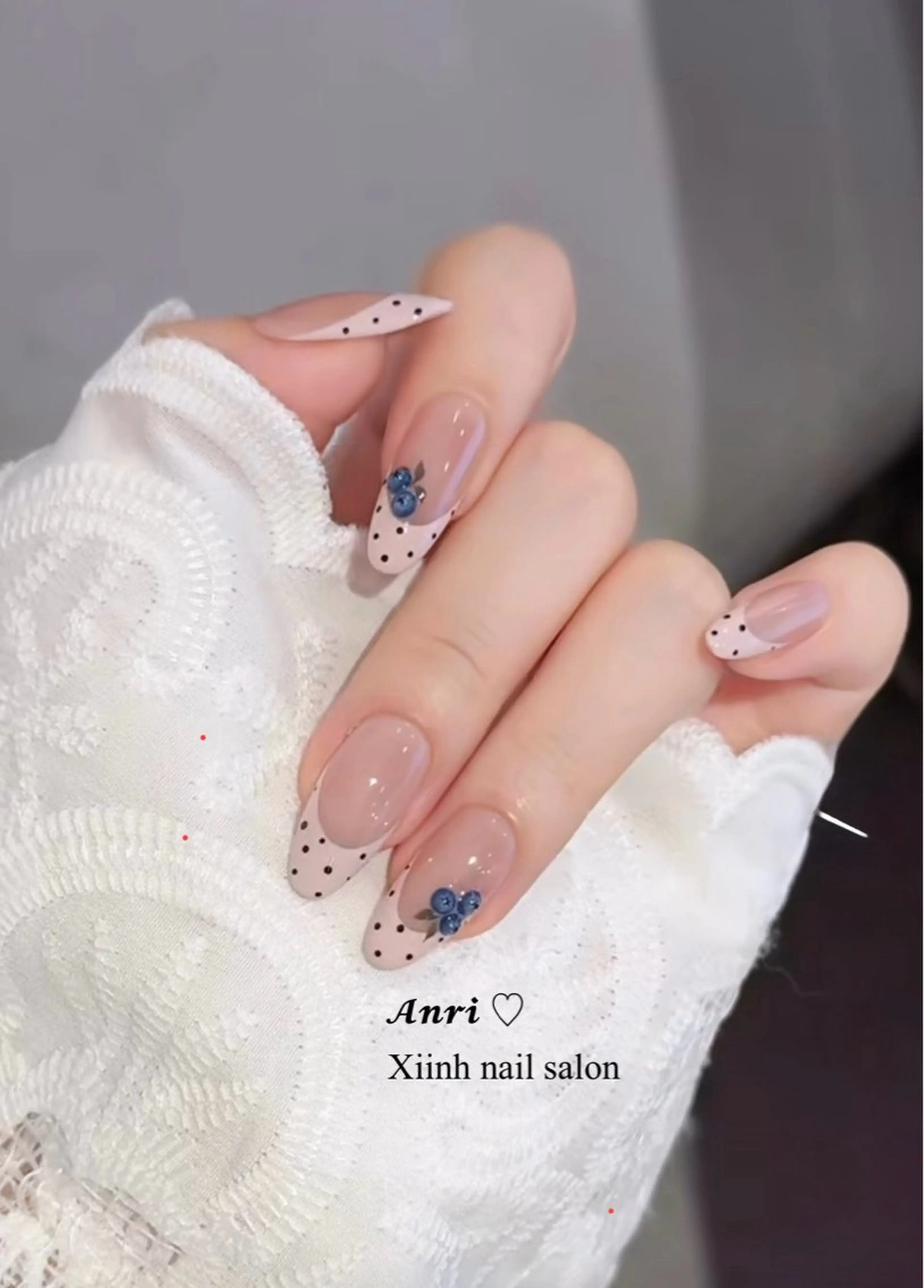 ネイル チークネイル 長さ出し フットネイル ジェルネイル 卒業式 𝓐𝓷𝓻𝓲 XiinhNailのネイルデザイン