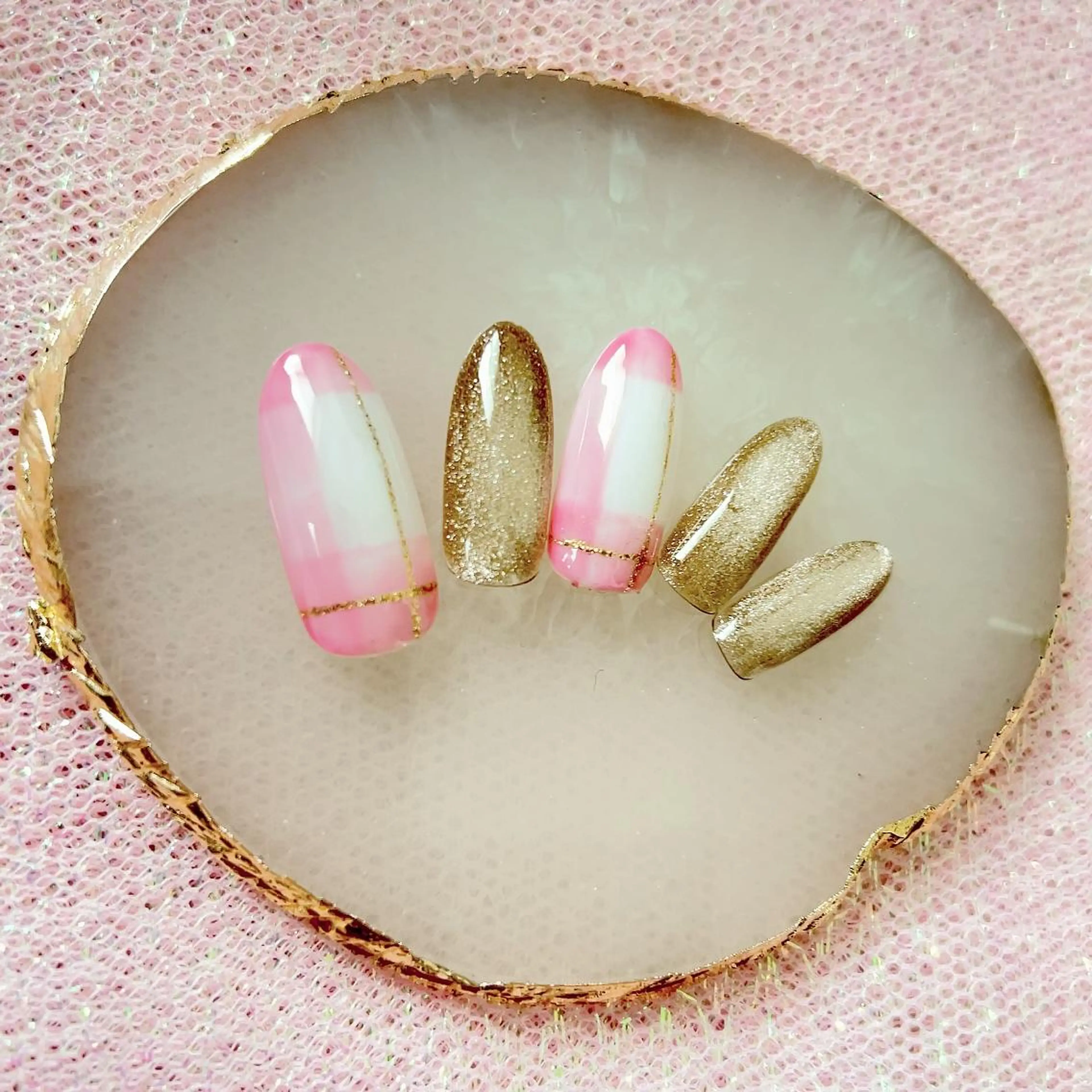 ネイル ゴールド マグネットネイル ピンク アップネイル 山本のネイルデザイン