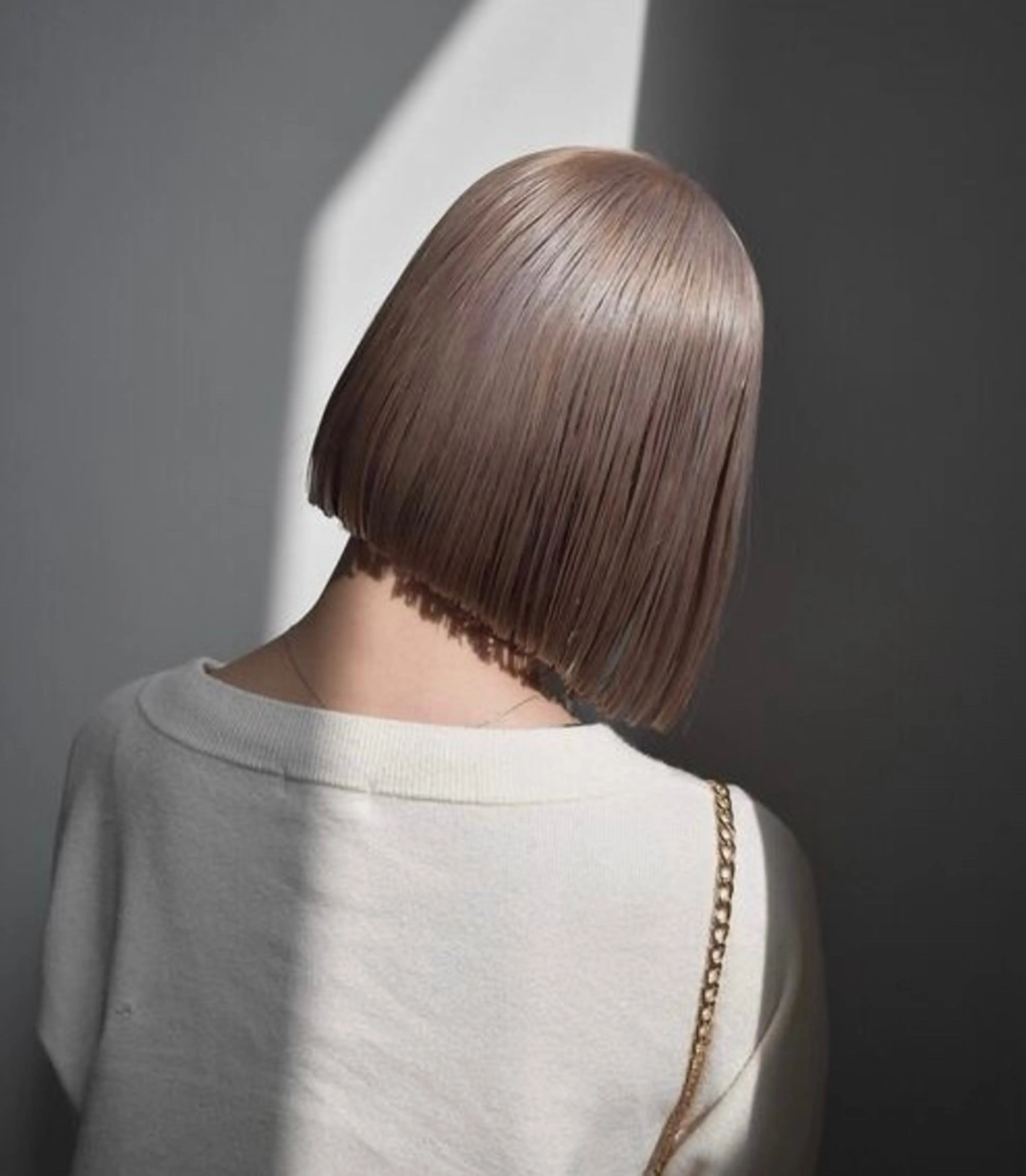 ショート カラー ヘアアレンジ メンズ 切りっぱなしボブ メンズハイトーン ベージュカラー ハイトーンカラー ボブ 💐ナチュラルヘア Kroda💐のヘアスタイル