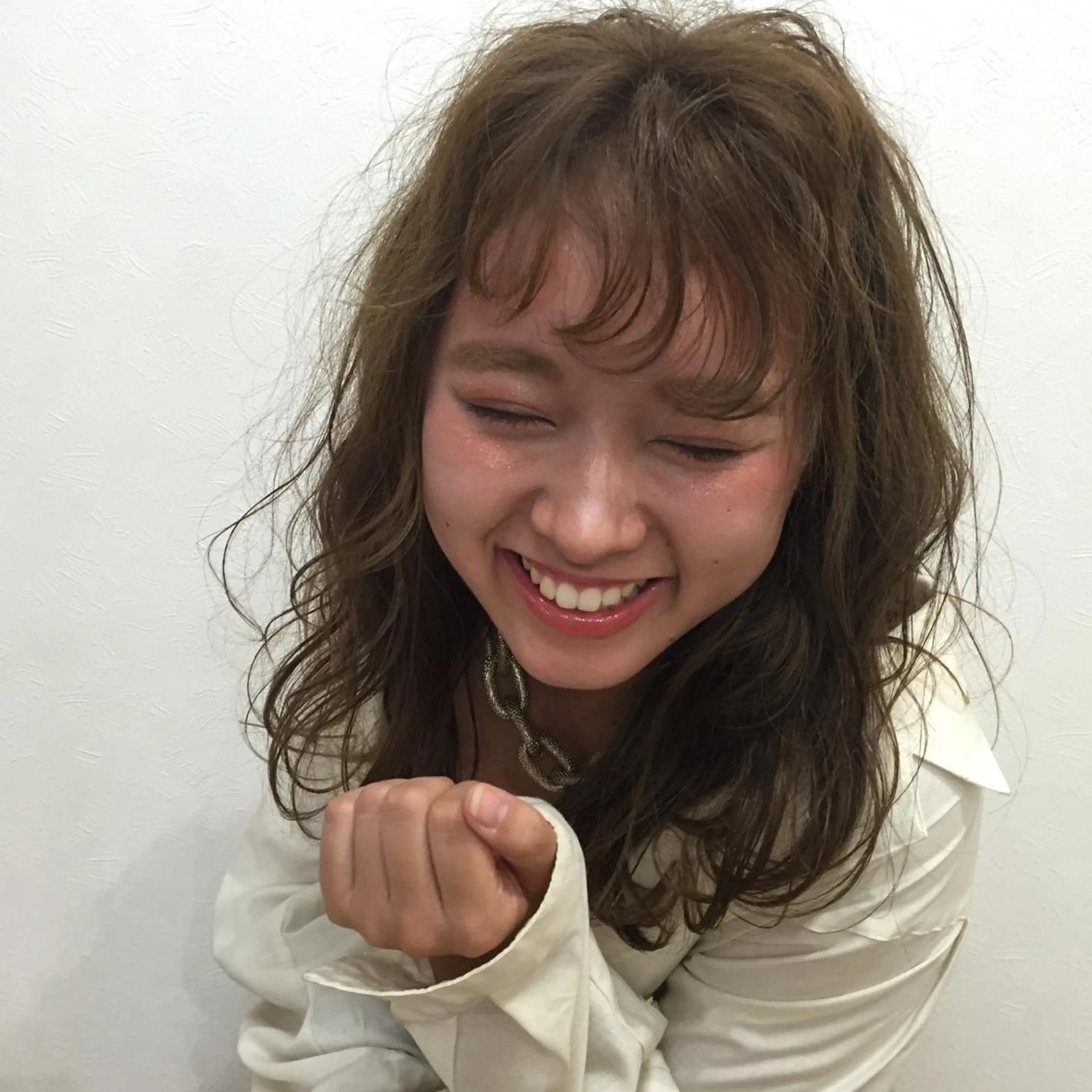 ロング カラー 岩田 萌那のヘアスタイル