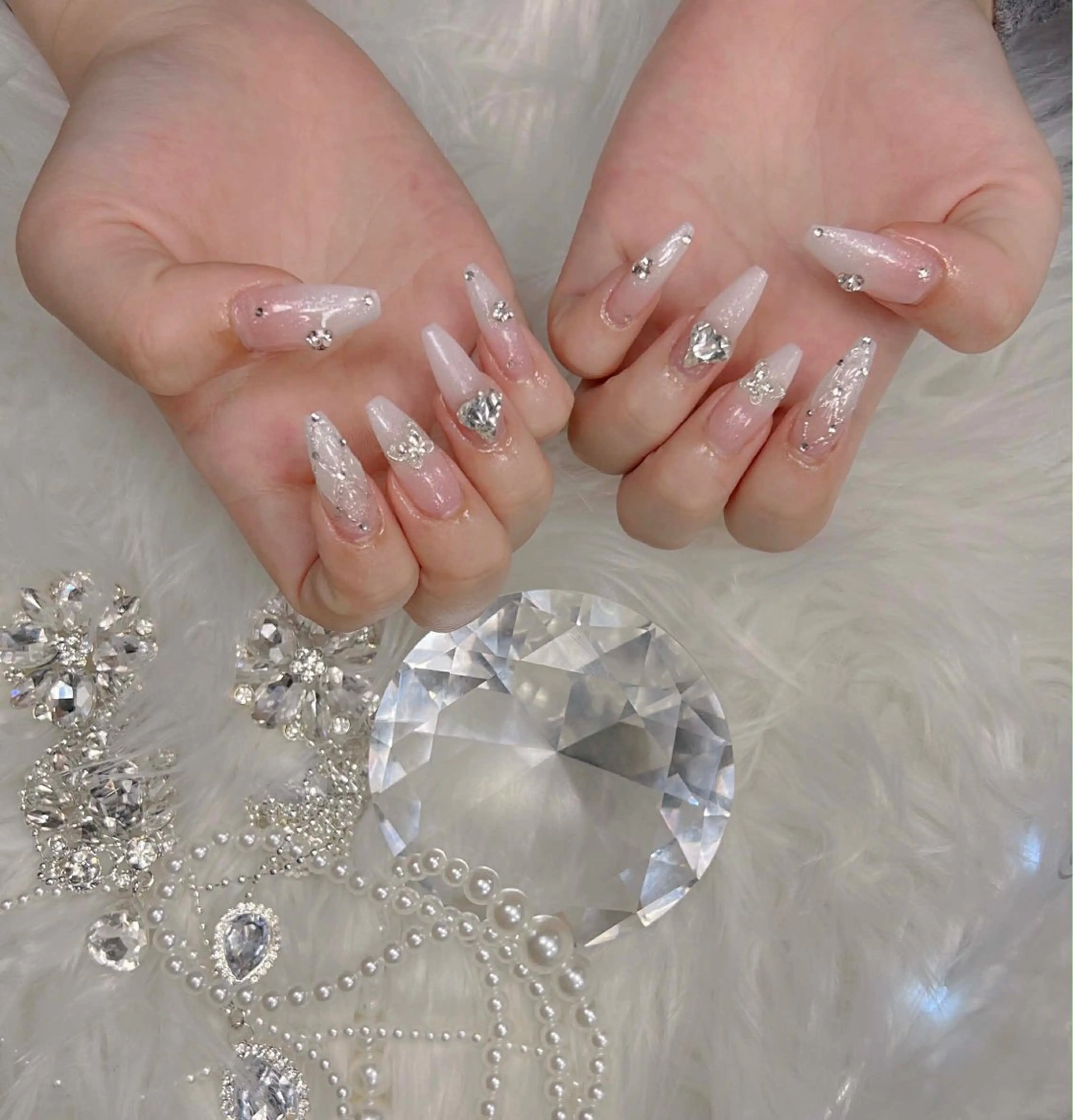 ネイル アートネイル オーロラネイル チークネイル 長さ出し フットネイル ハンドネイル ハンドケア Mio_ Noiranailのネイルデザイン