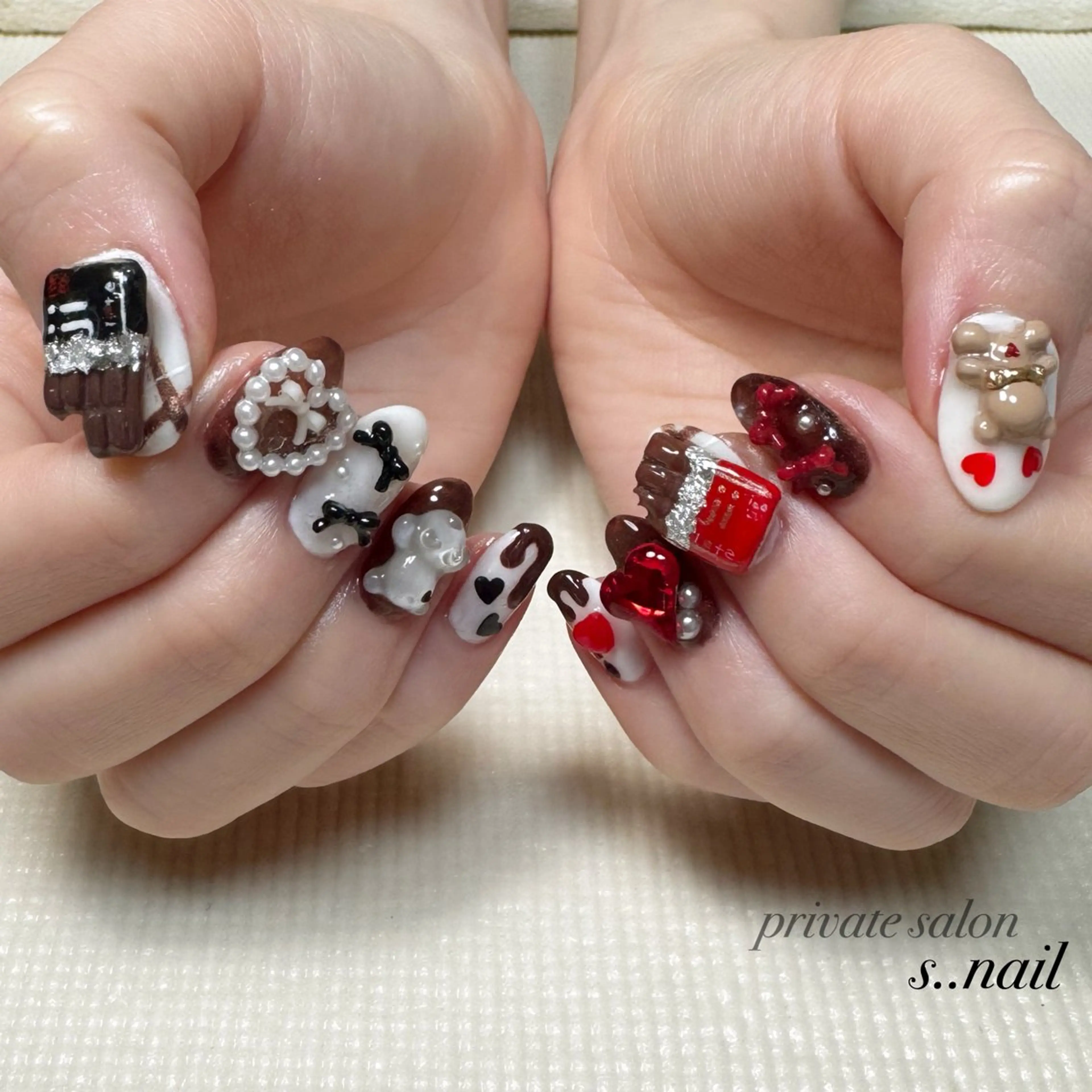 ネイル バレンタイン ハンドネイル フットネイル s..nail / MORITAのネイルデザイン