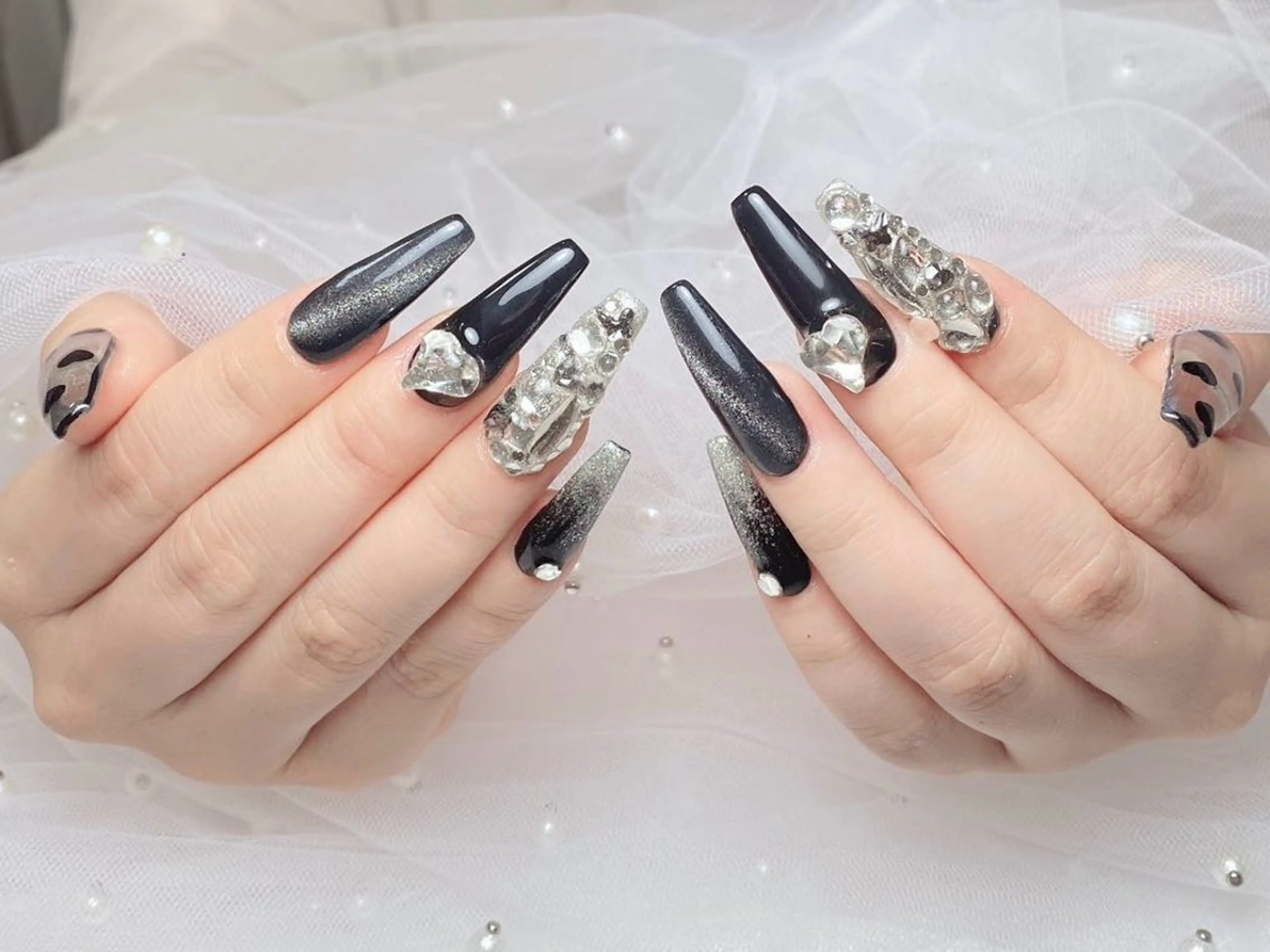 ネイル フレンチネイル ジェルネイル ハート 韓国ネイル マグネットネイル ハンドネイル ネイルサロン lotusのネイルデザイン