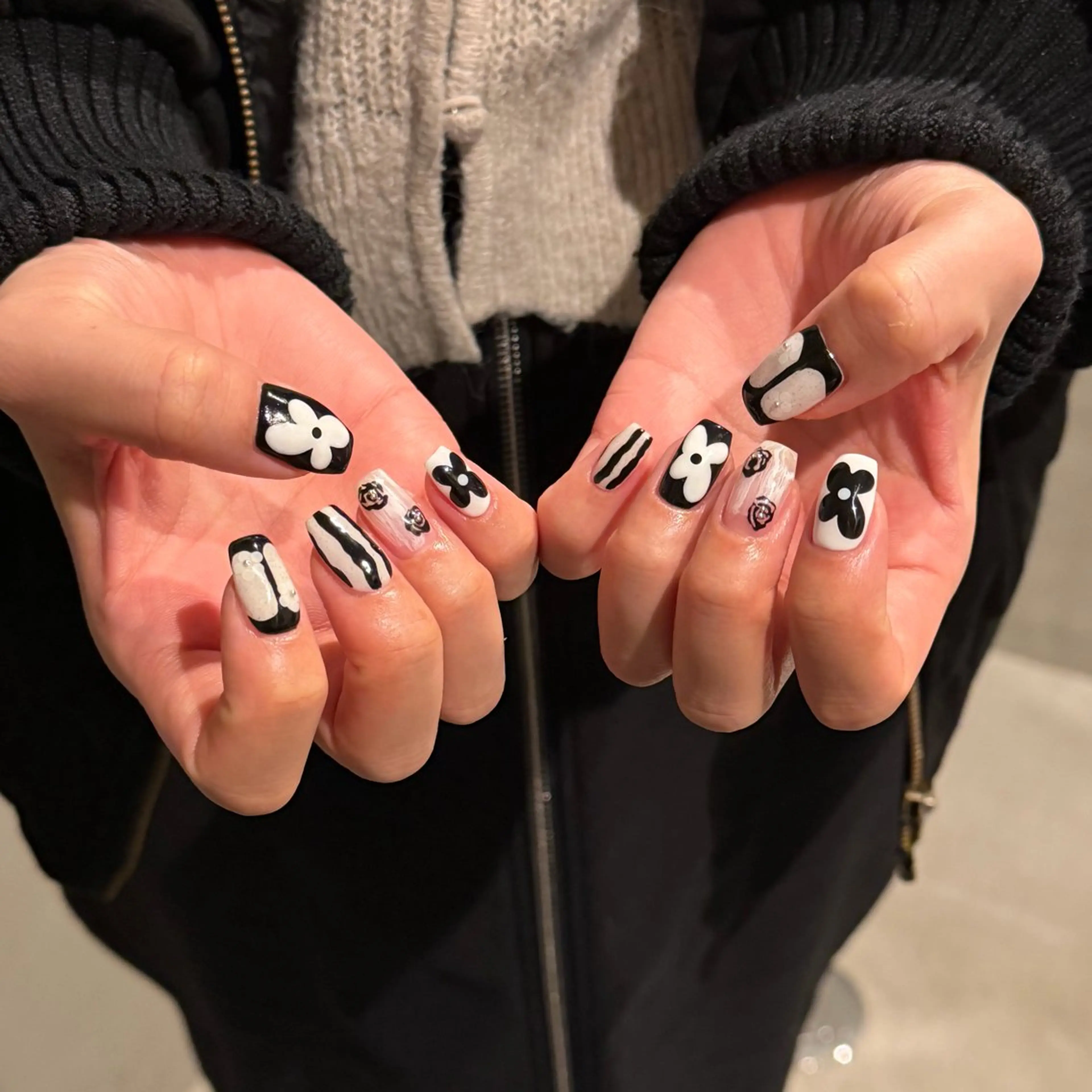 ネイル ハンドネイル 𝐫𝐚𝐢 𝐧𝐚𝐢𝐥の眉毛・アイブロウイメージ