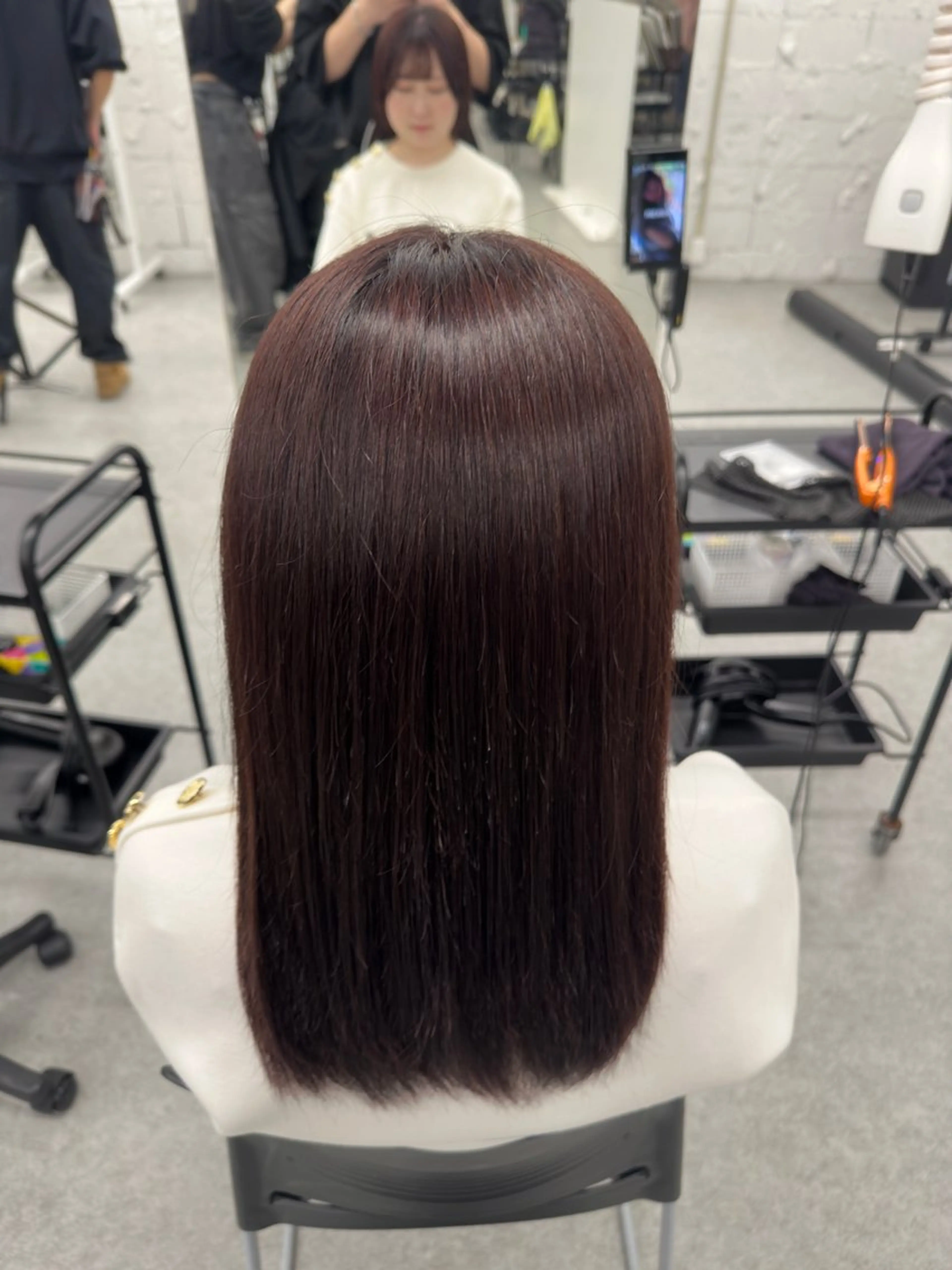 セミロング カラー ヘアアレンジ 🫧モテる💗ダメー ジレスハイトーン🫧のヘアスタイル