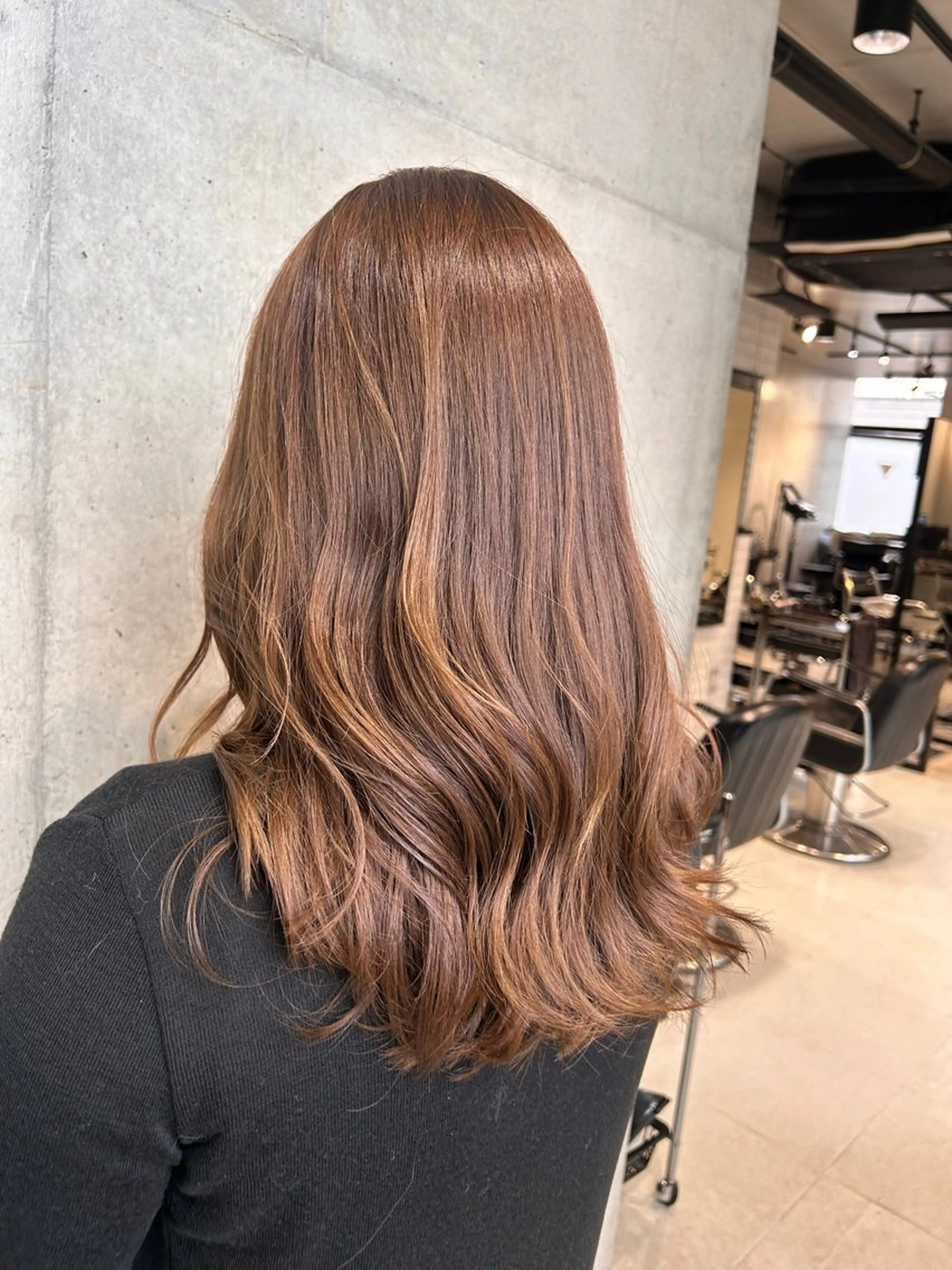 セミロング カラー カット ヘアカラー トリートメント 【銀座】艶髪/上品な カラー特化/涼/駅近のヘアスタイル