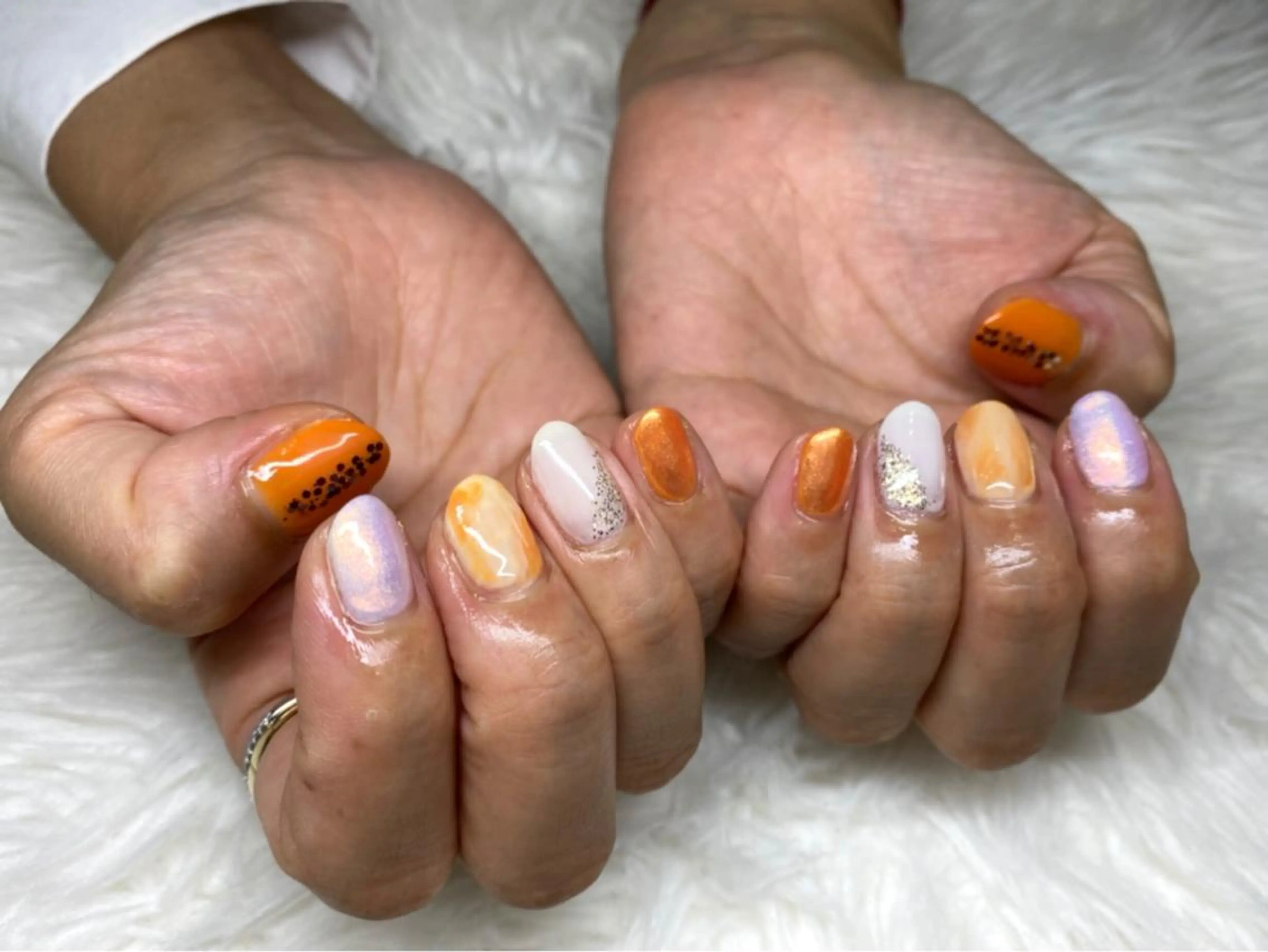 ネイル ニュアンスネイル オレンジ シンプルネイル ホワイト ViMORE あやのネイルデザイン