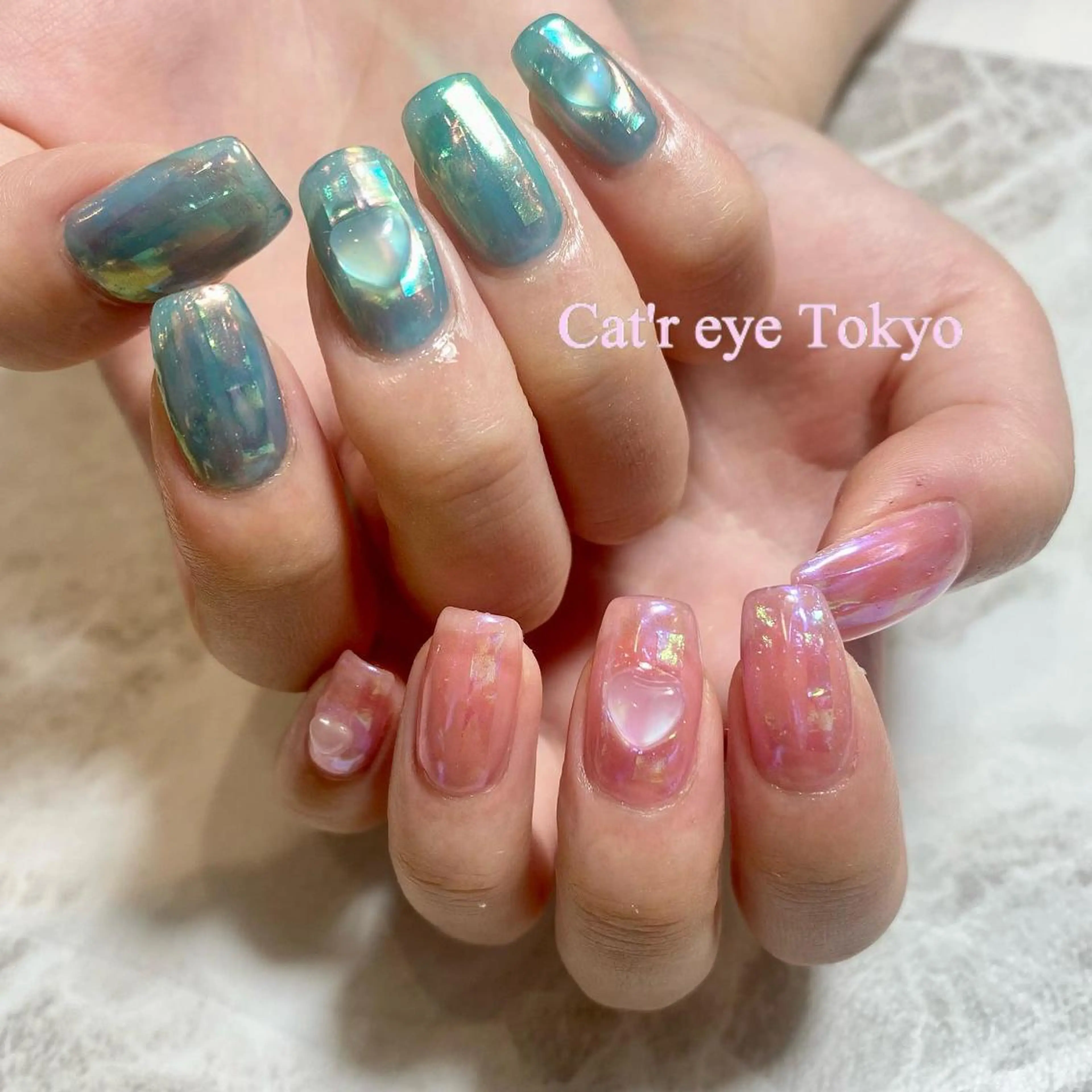 ネイル マツエク・マツパ オーロラネイル Cat's eye TOKYO 新宿店のネイルデザイン