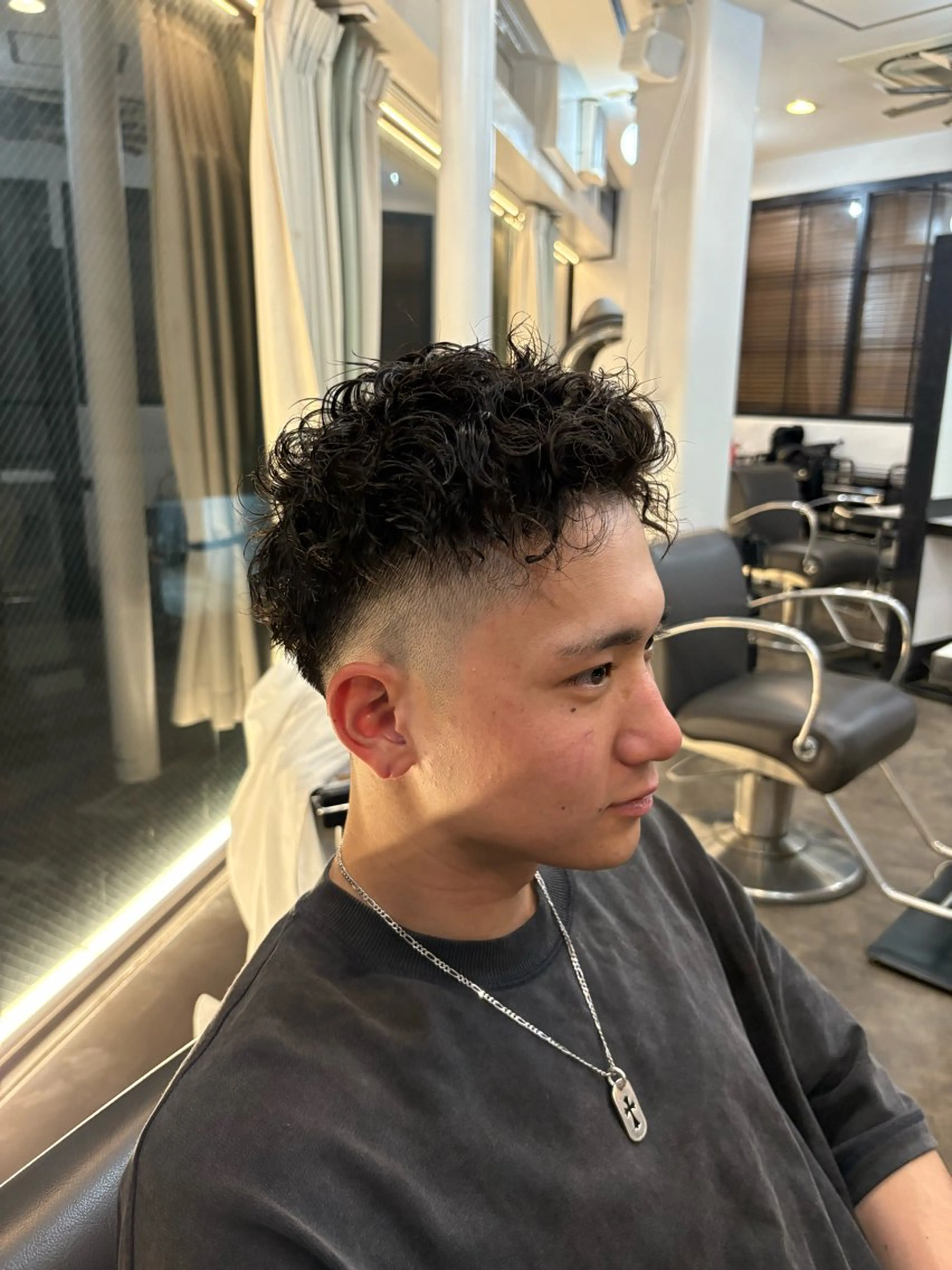 ショート パーマ 髪質改善 縮毛矯正 ストレートパーマ パーマ 海瑠万／メンズパーマ ／ブリーチ／フェードのヘアスタイル