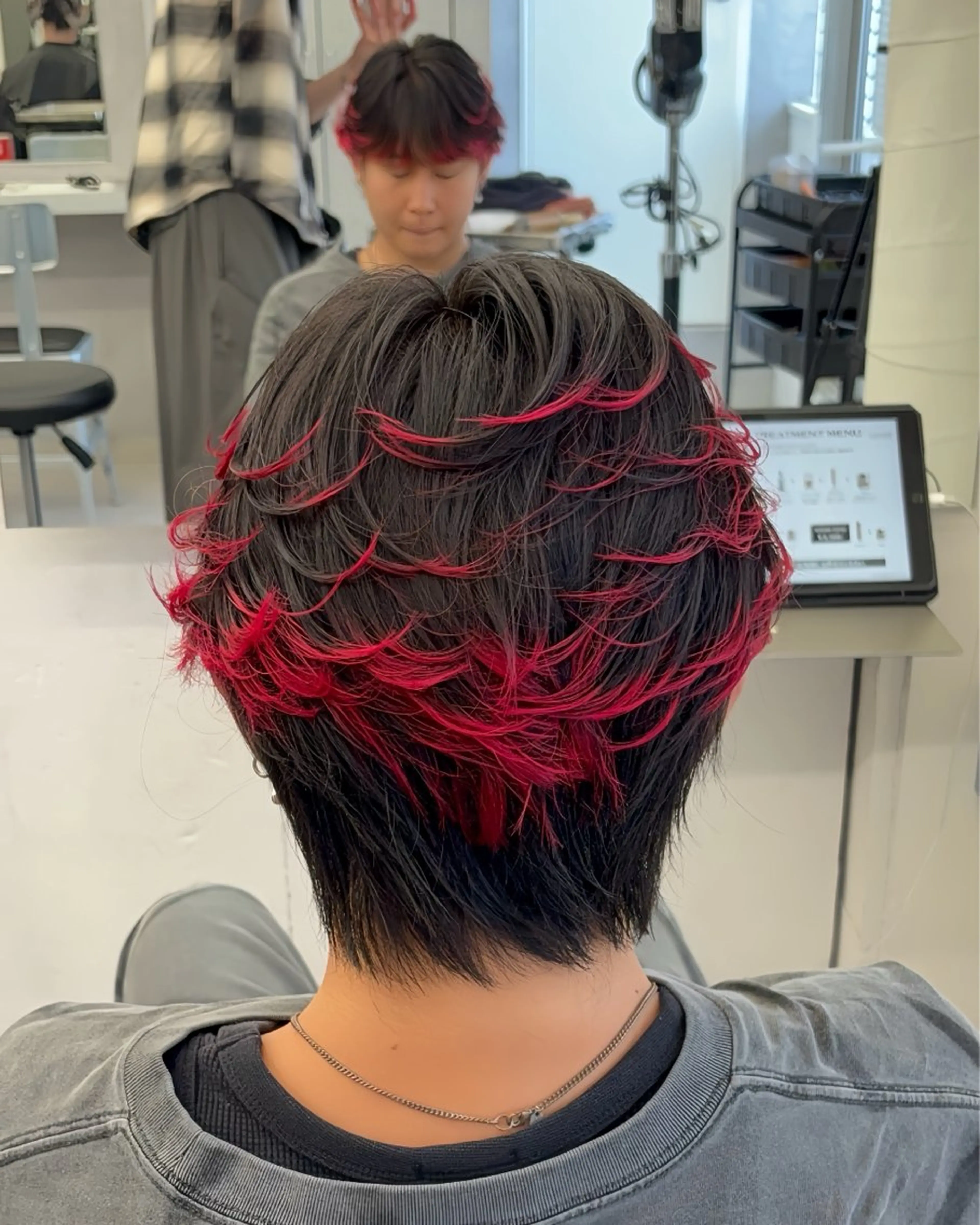 ミディアム メンズ カット ヘアカラー メンズバレイヤージュ 🔥メンズカット🔥のヘアスタイル