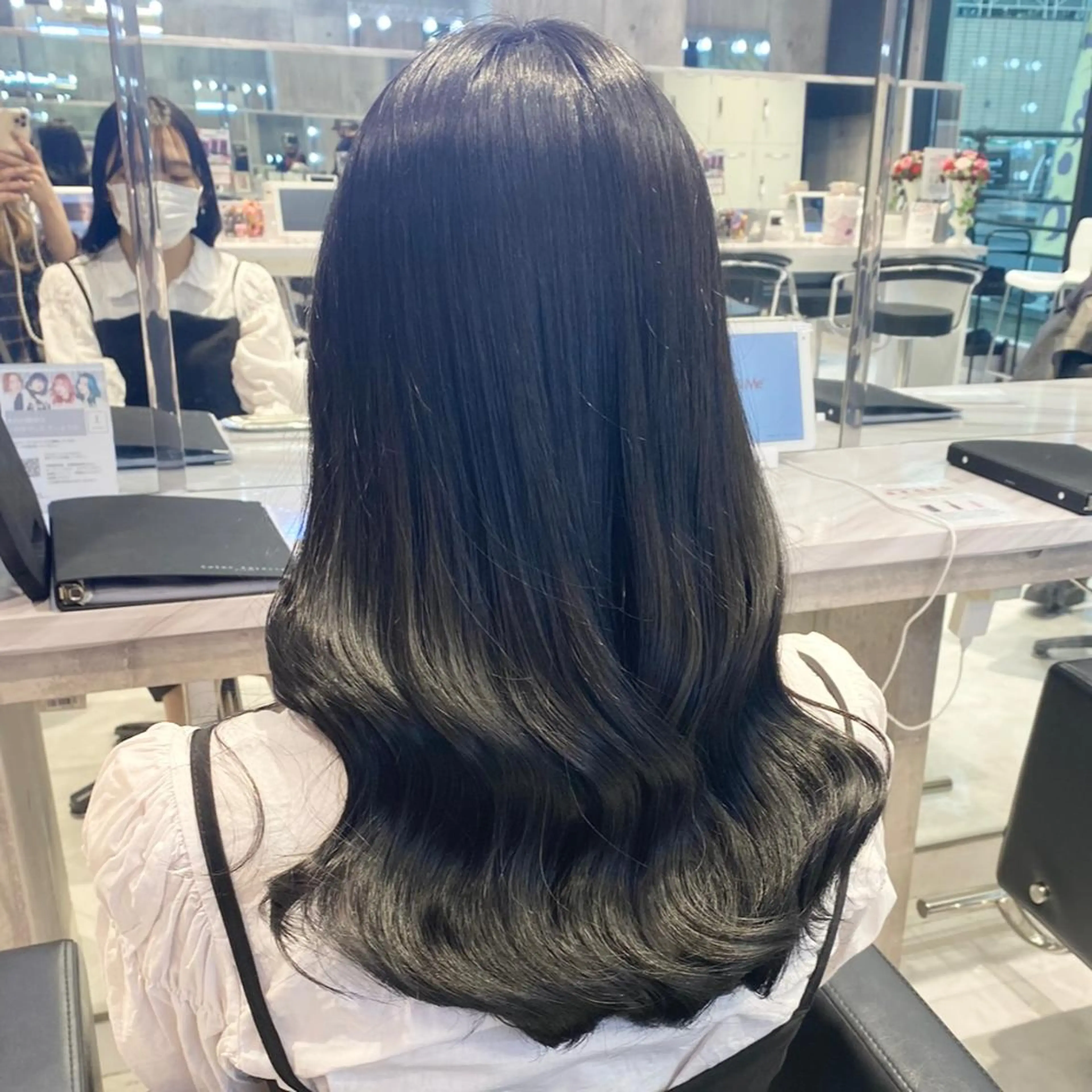 セミロング カラー ヘアアレンジ メンズ ヘアカラー トリートメント ヘアセット お悩み解決美容師 💐AMIのヘアスタイル