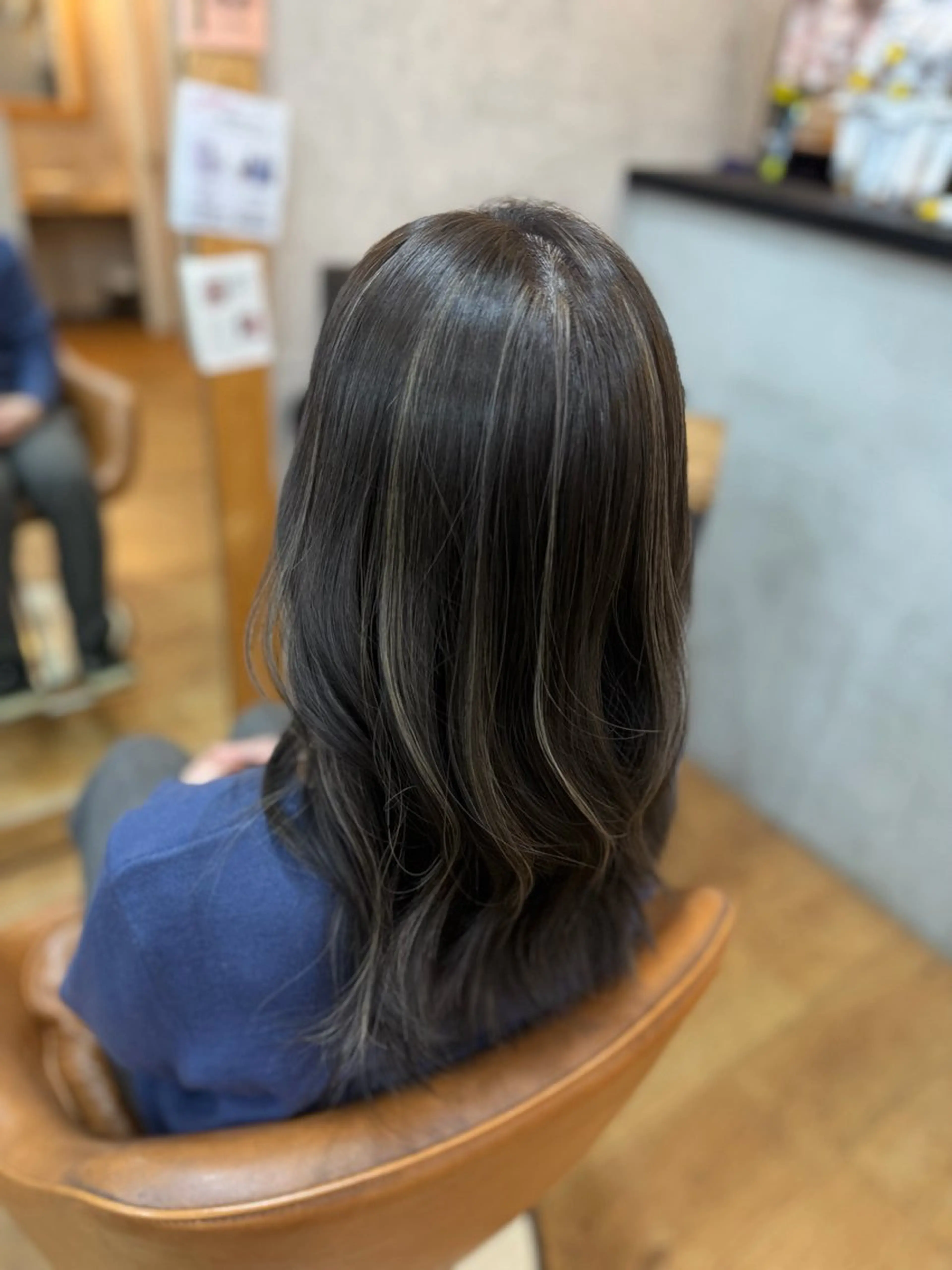 セミロング 3Dハイライト ハイライト 宮崎 稚世のヘアスタイル